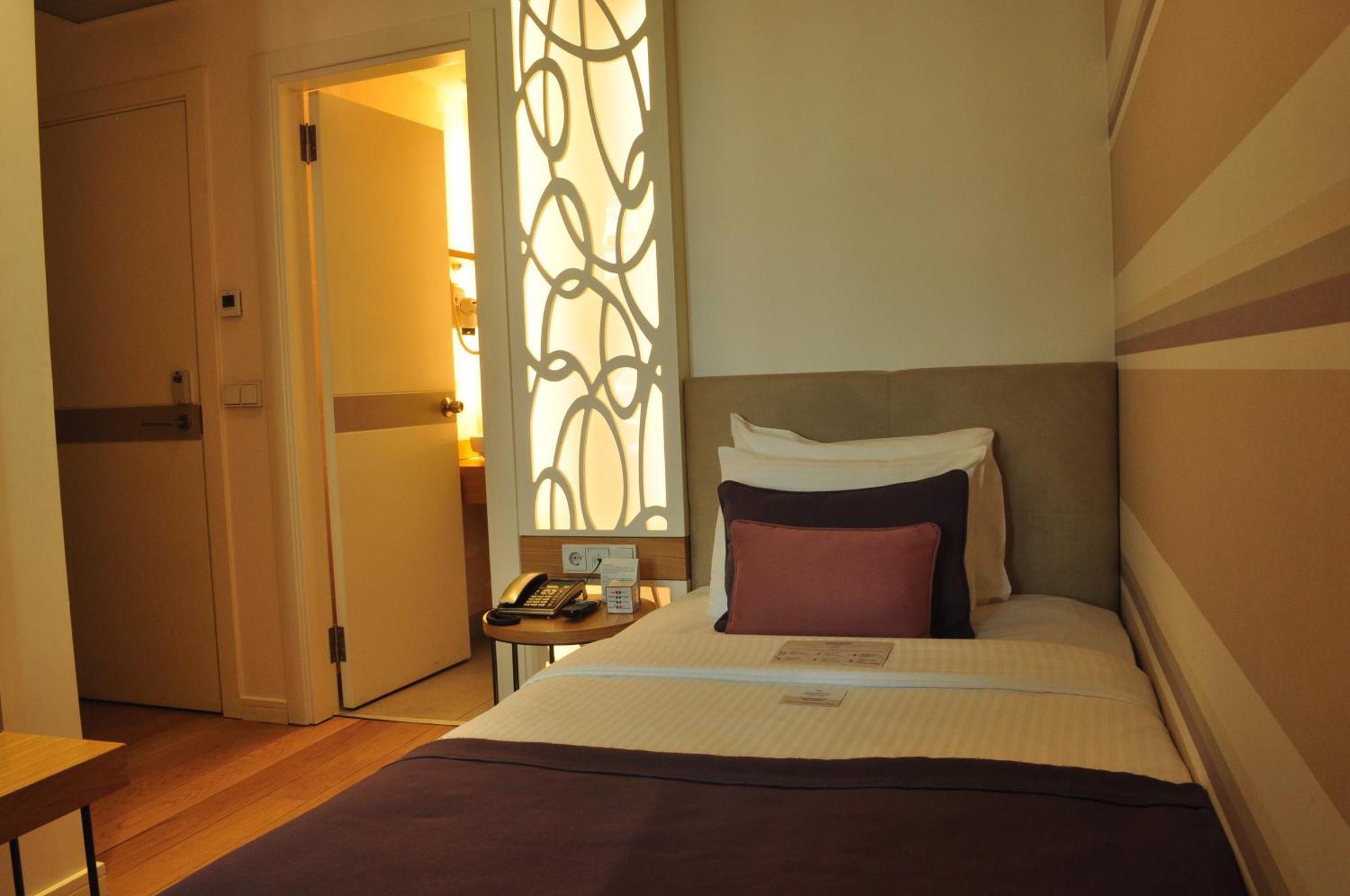 Hotel Wes 4*
