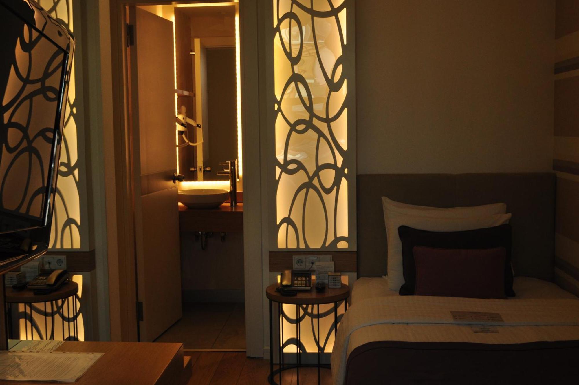 Hotel Wes 4*