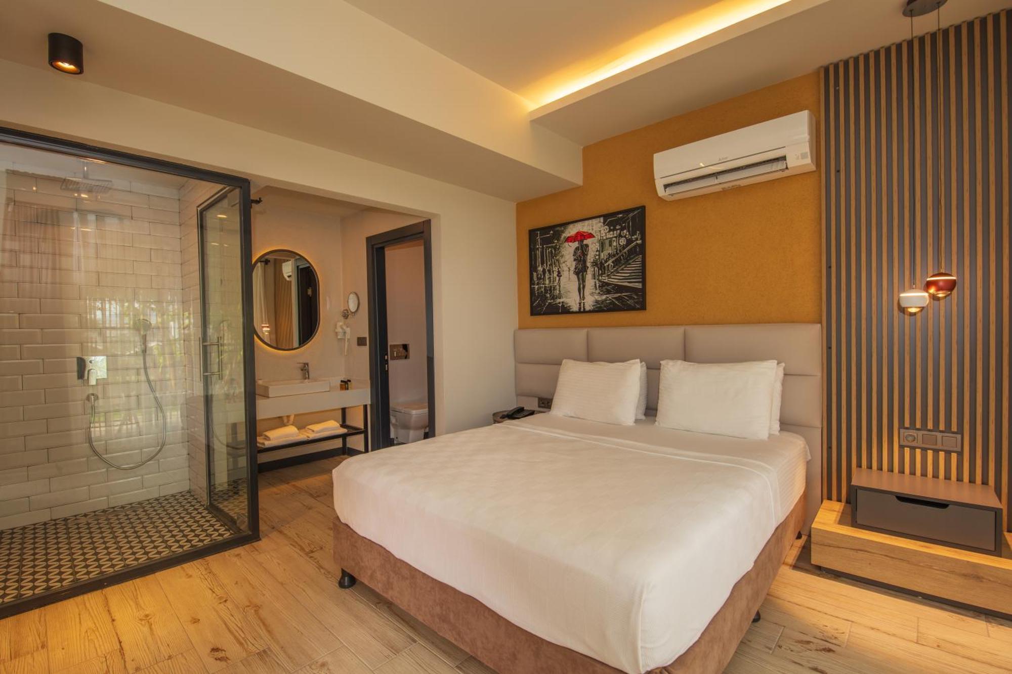Morina Deluxe Hotel 3*