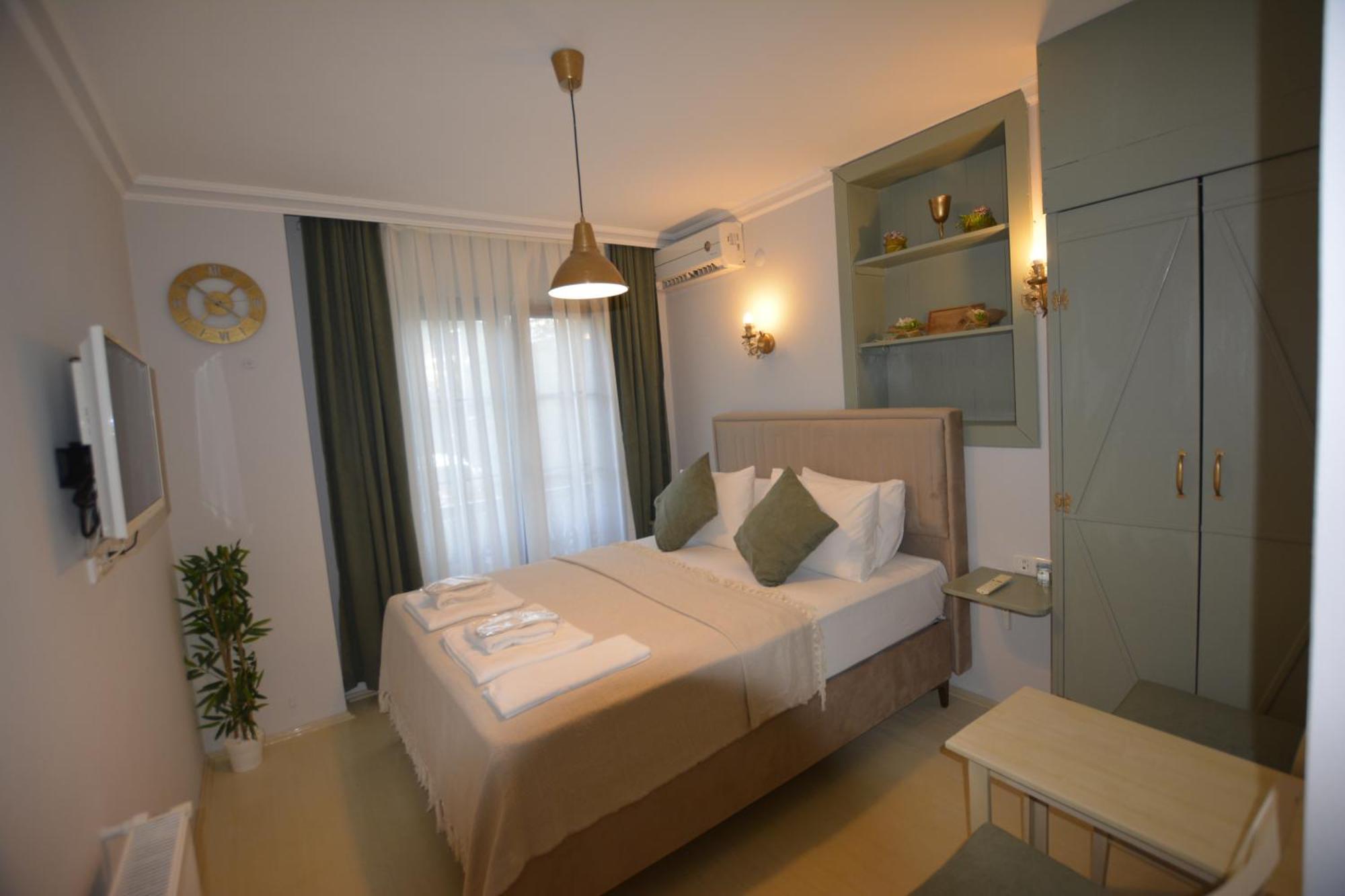 Piazza Hotel 3*