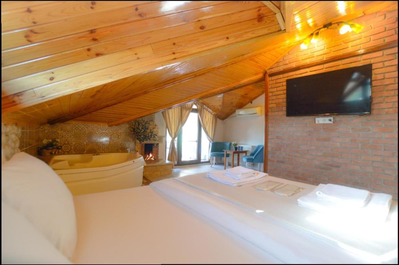 Piazza Hotel 3*