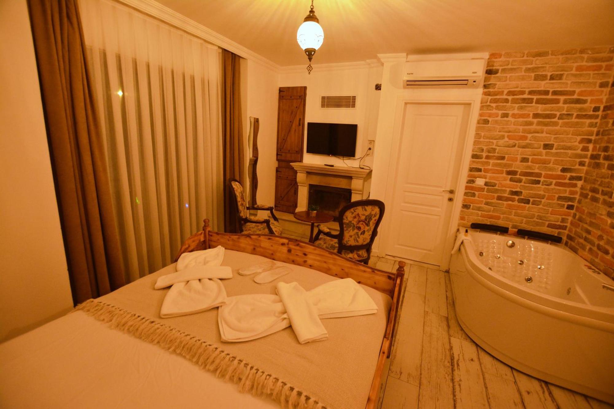 Piazza Hotel