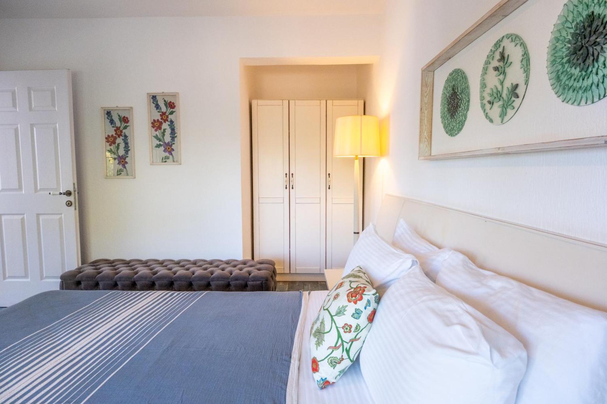 Kefi & Hotel 3*