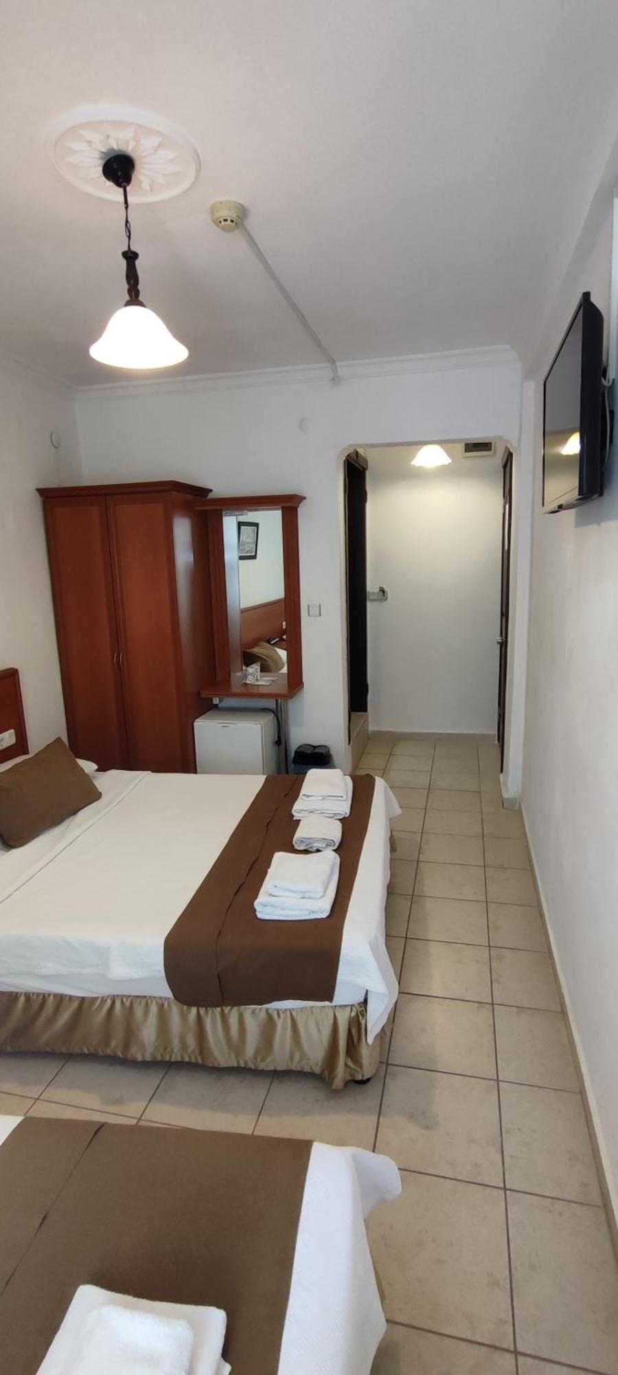 Bonapart Hotel 2*