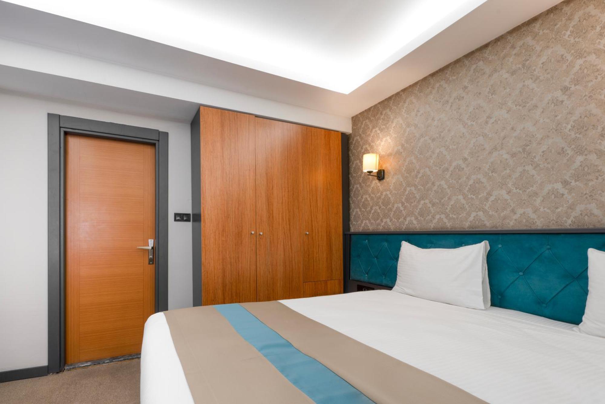 Fier Life Center Hotel 3*