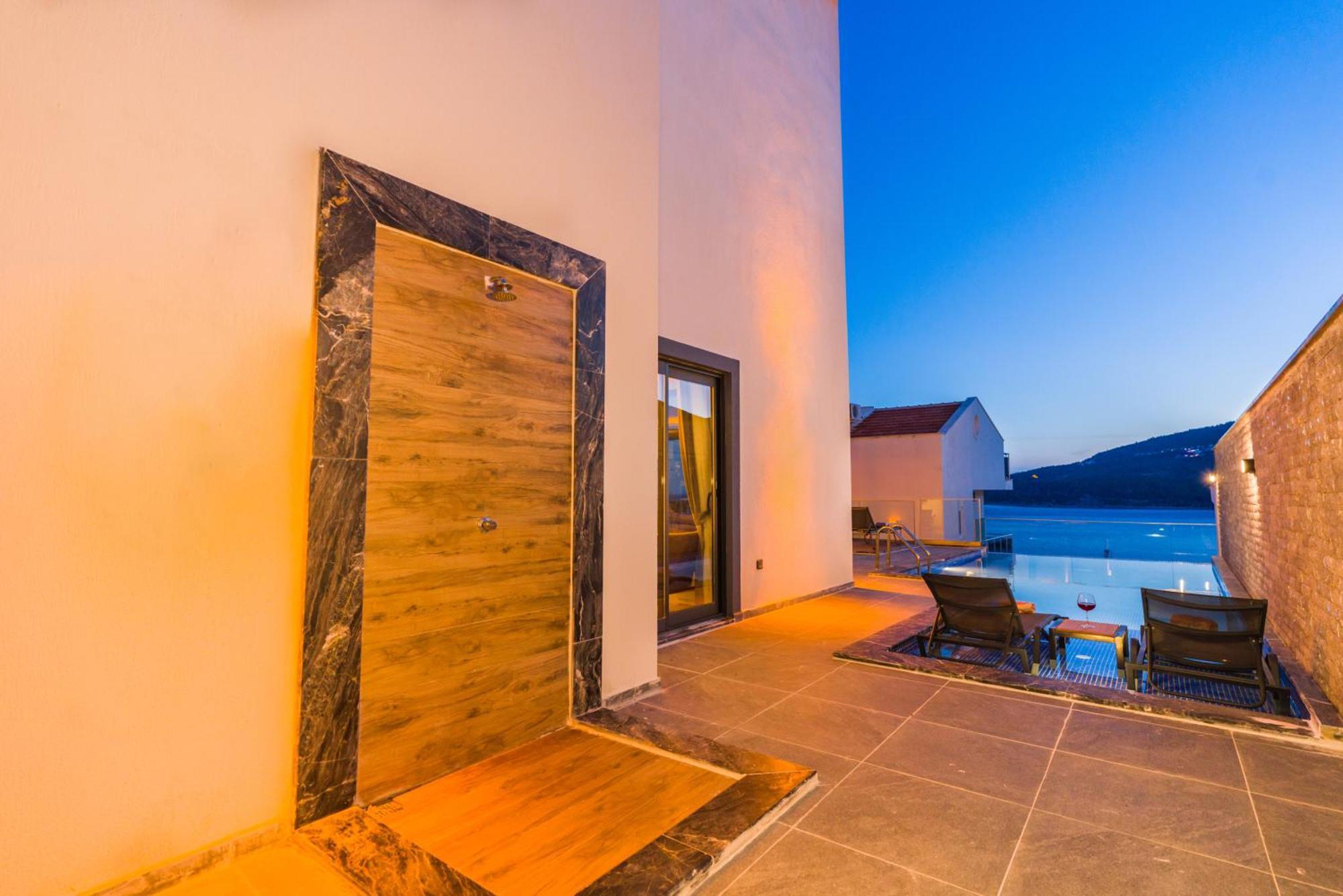 Deida & Laoda Villa *
