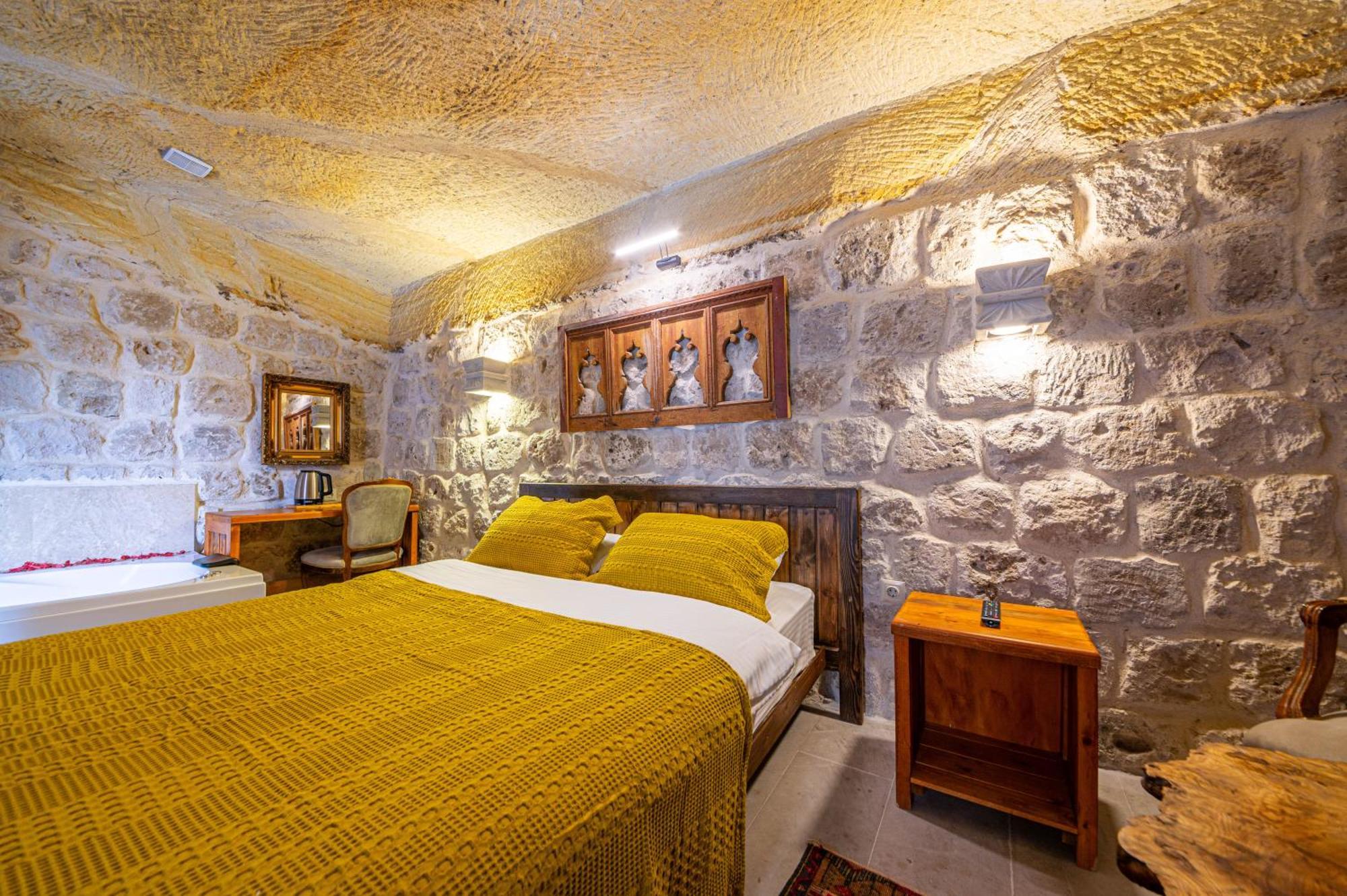 Hotel Kapalos Cave *