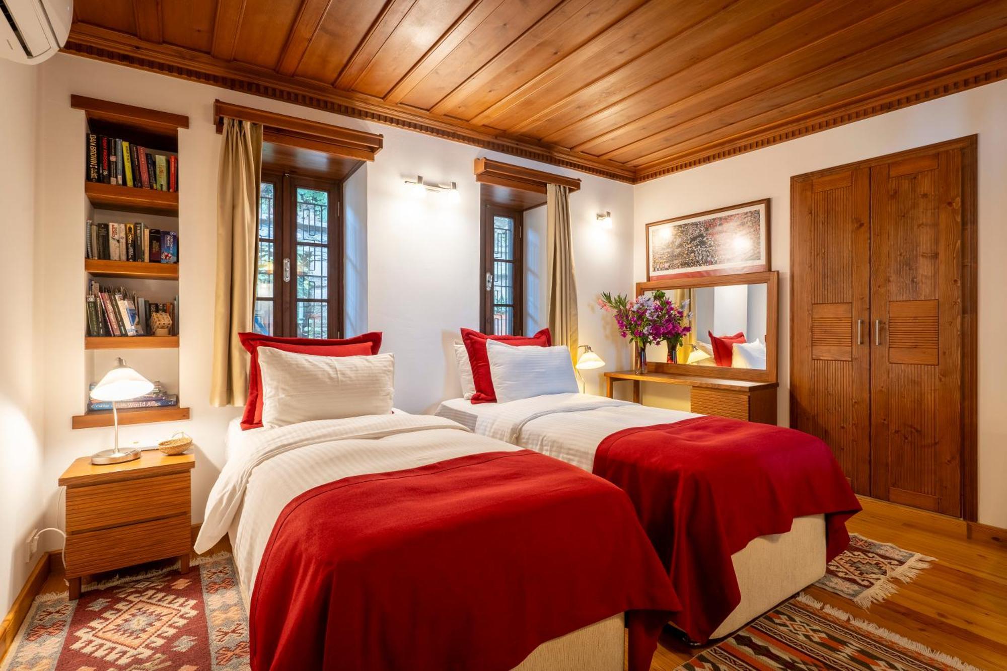 Ionia House Holiday home