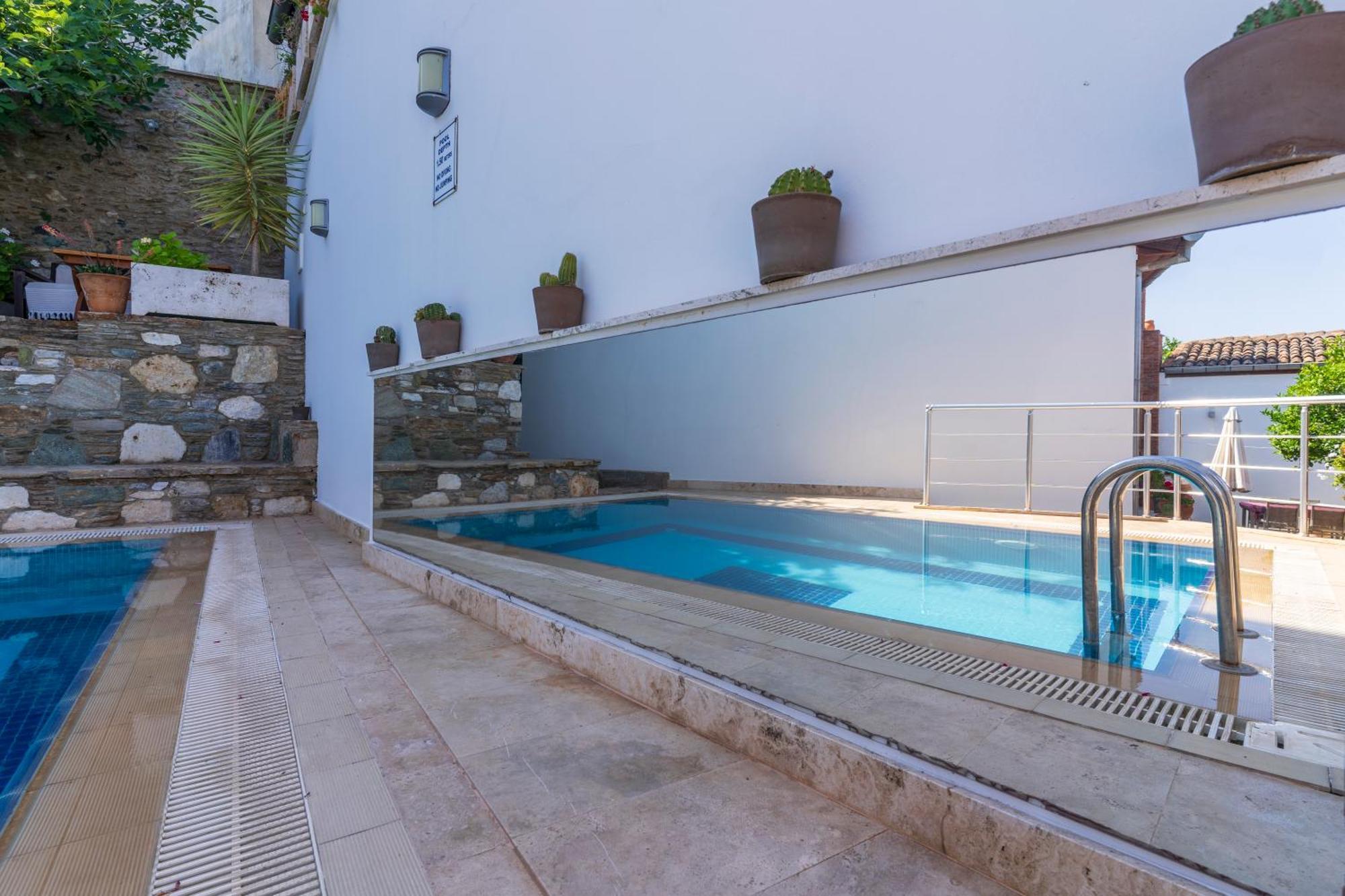 Ionia House Holiday home *