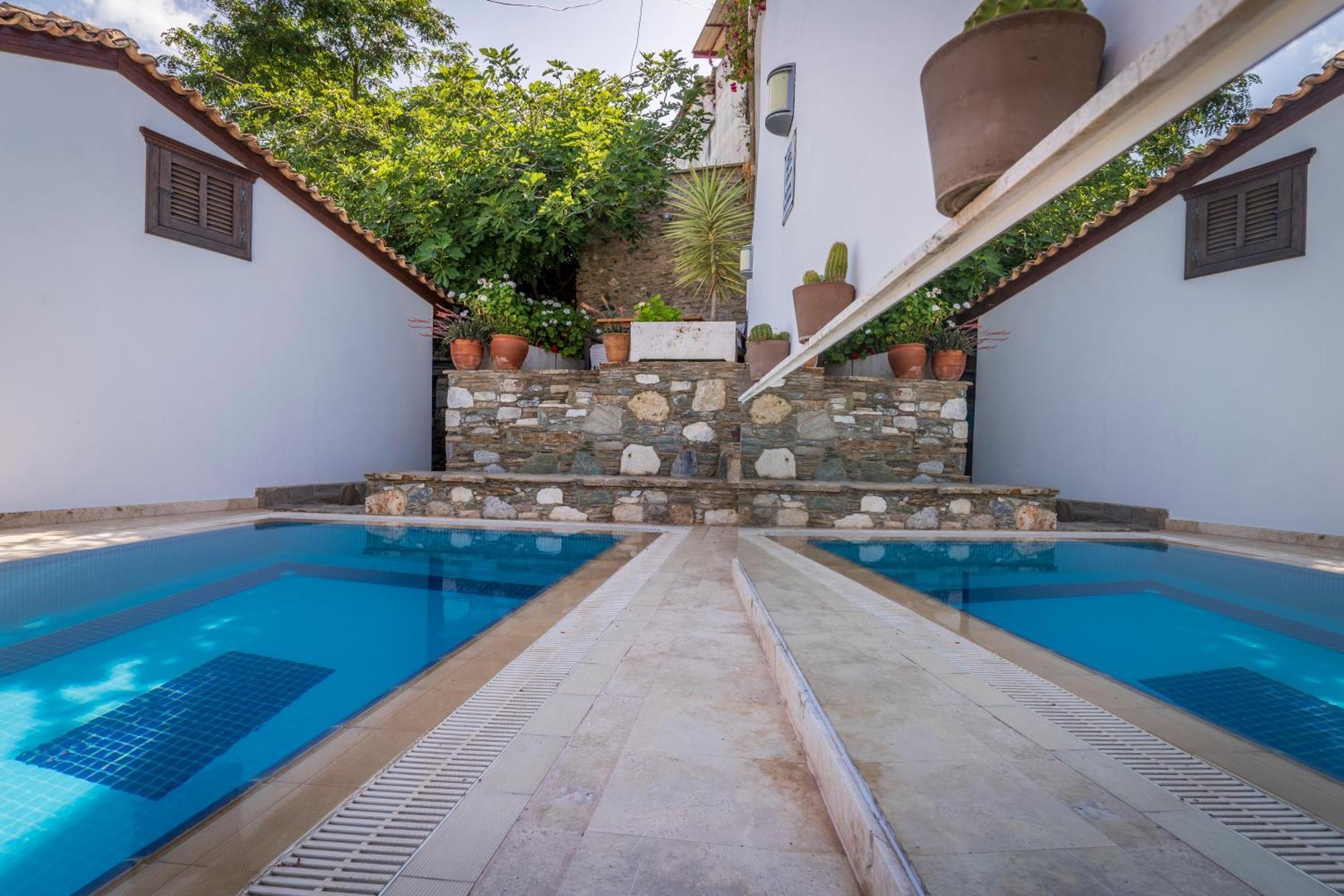 Ionia House Holiday home