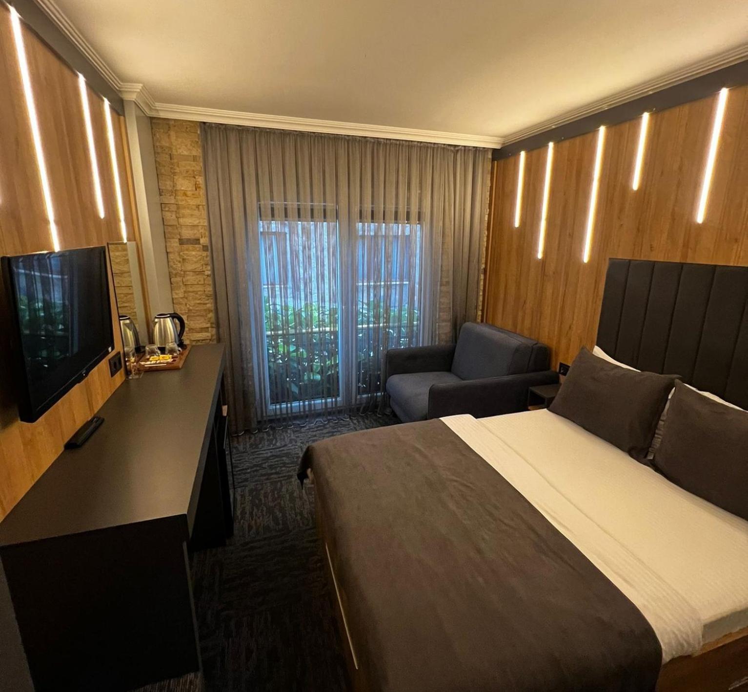 Fengo & Hotel 3*