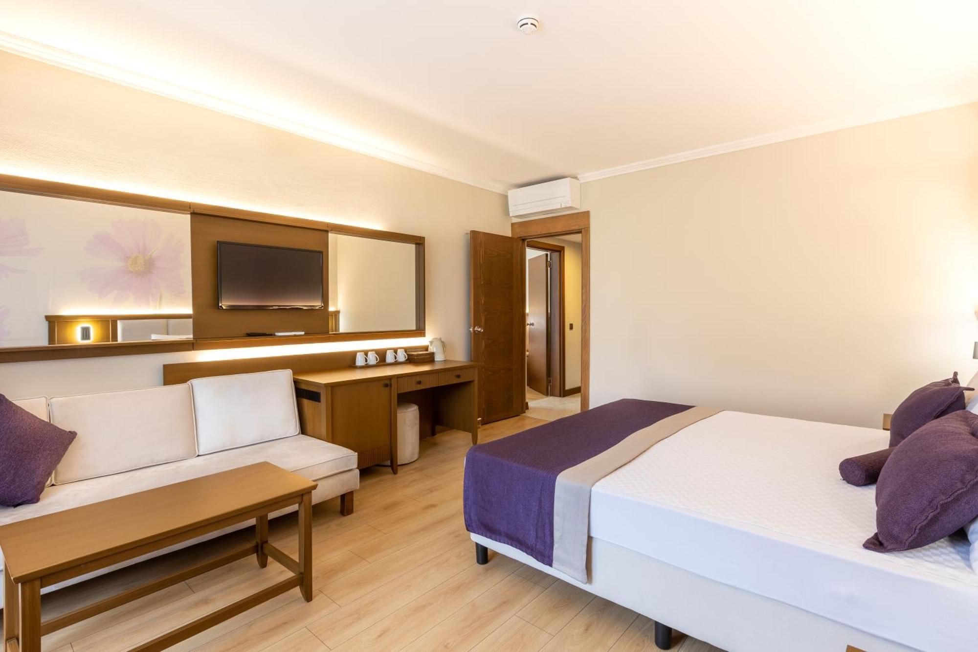 Club Felicia Village 5*