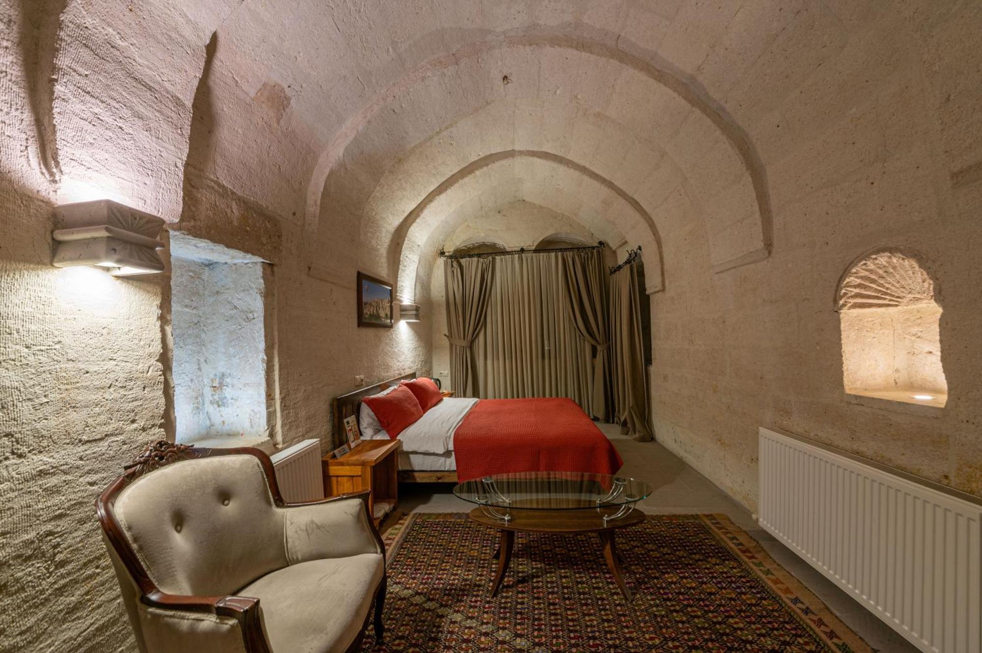 Hotel Kapalos Cave *