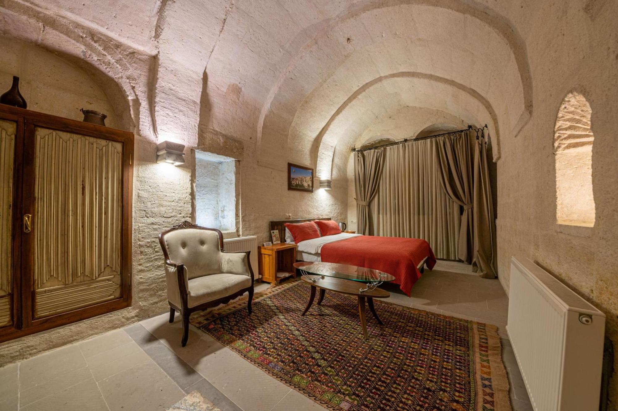 Hotel Kapalos Cave *