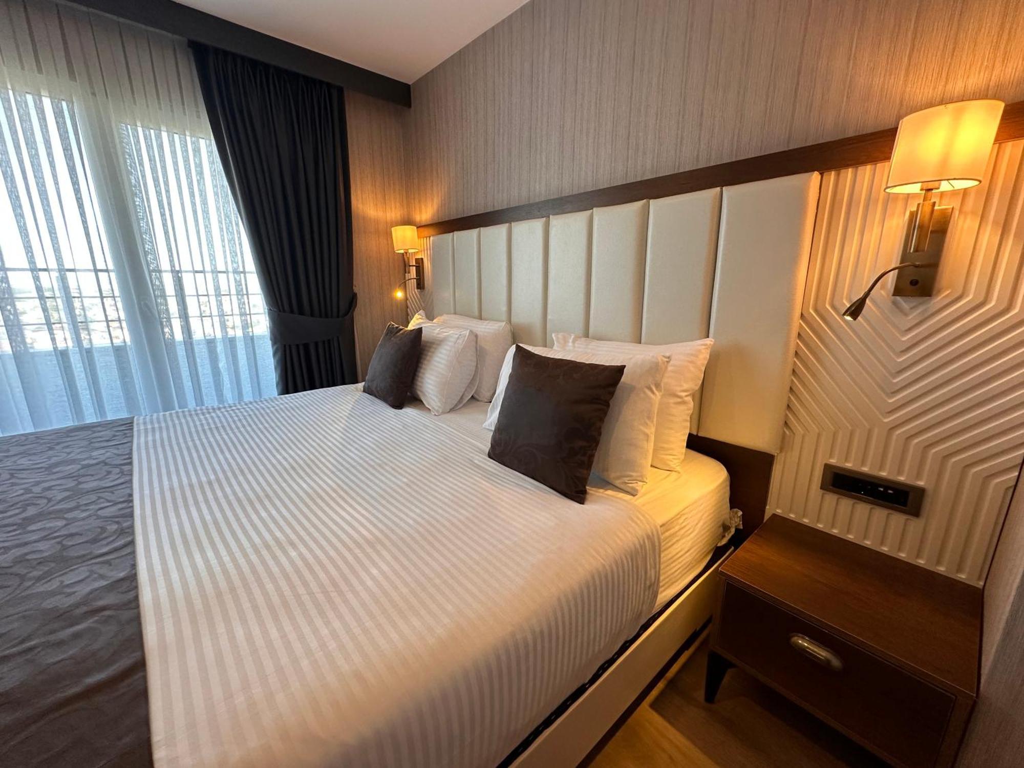 Trademark Collection By Wyndham Operla Airport Hotel 4*