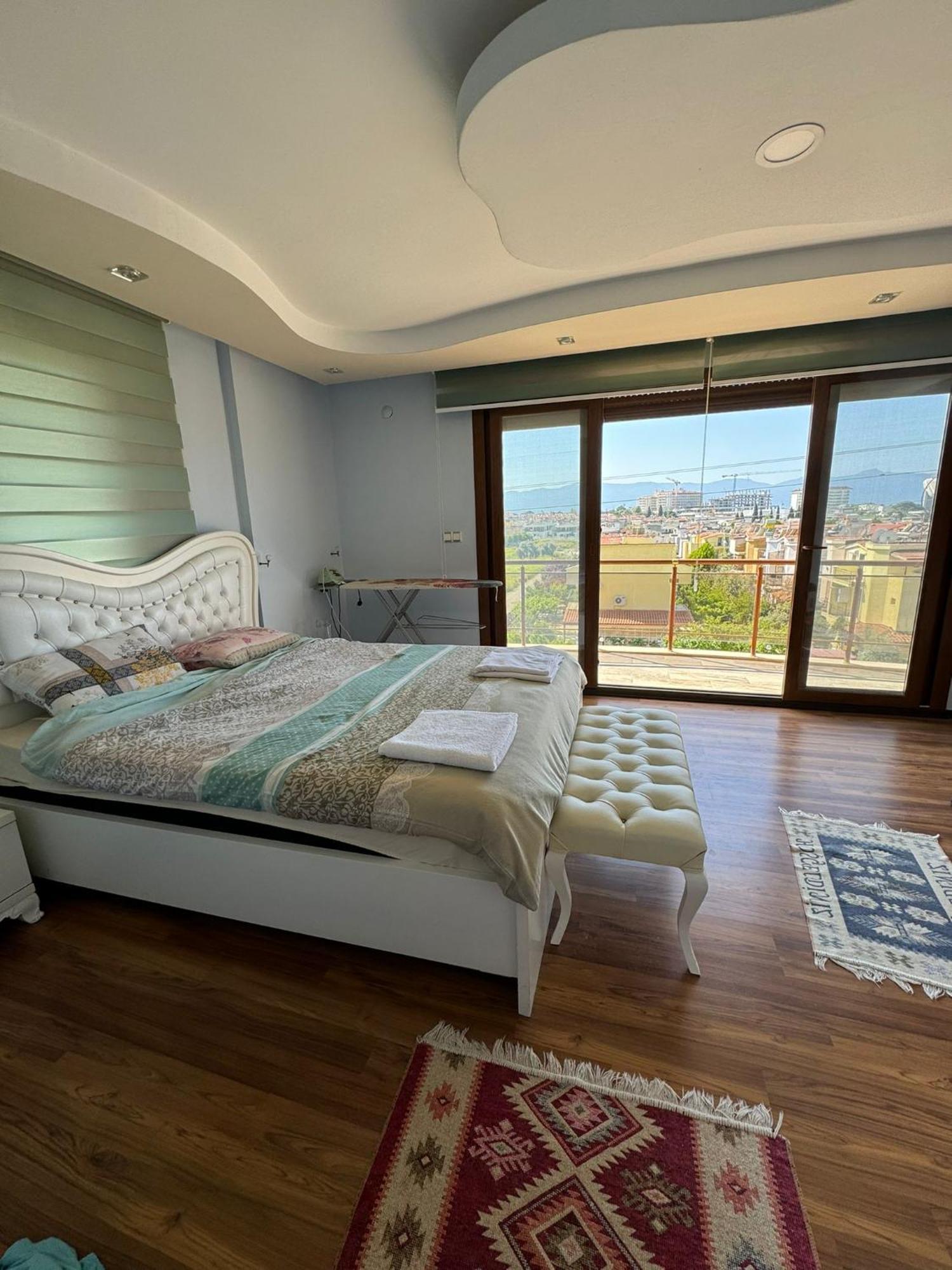 Luex Villa *