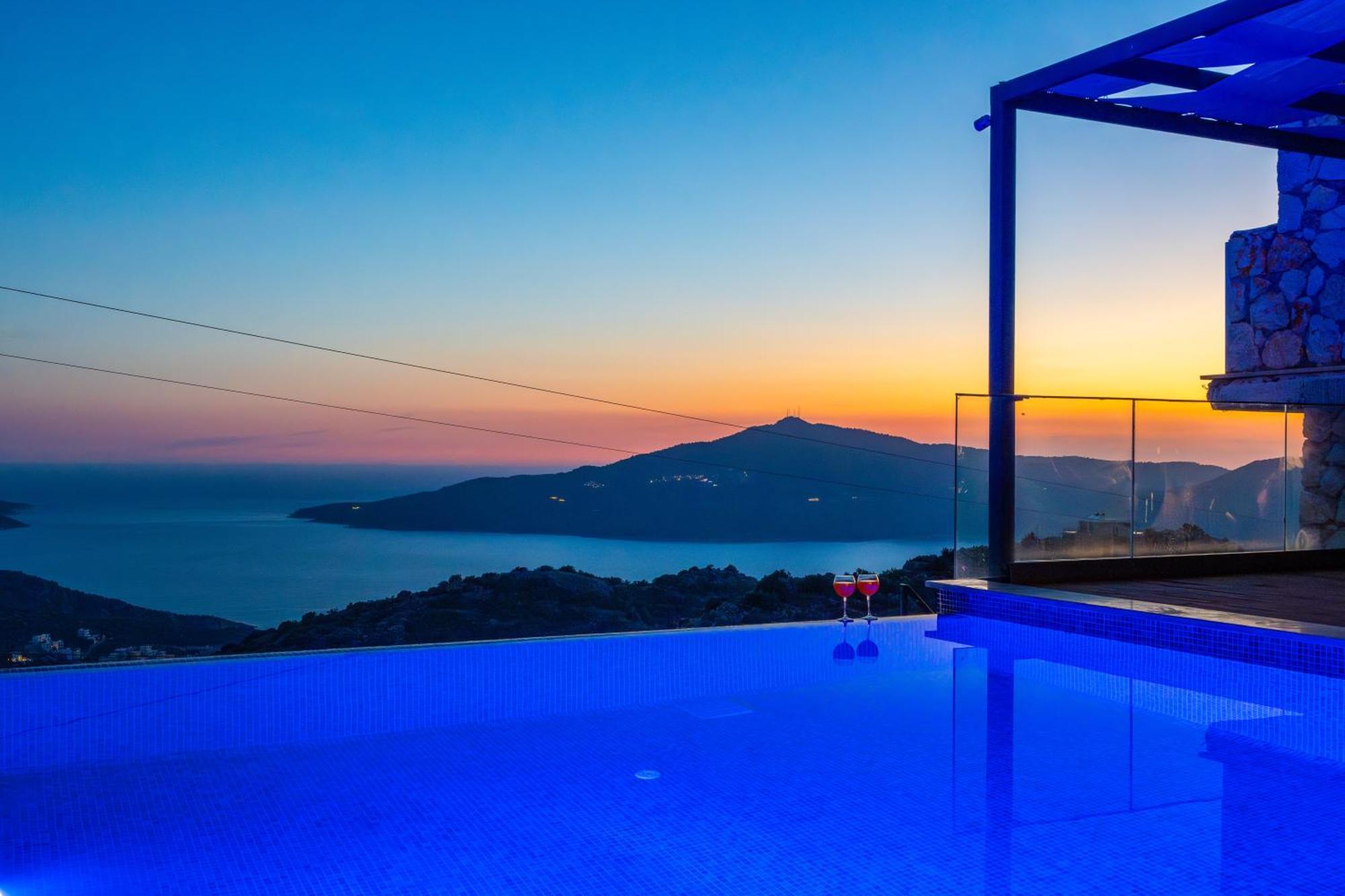 Lamazi 3 * Kalkan