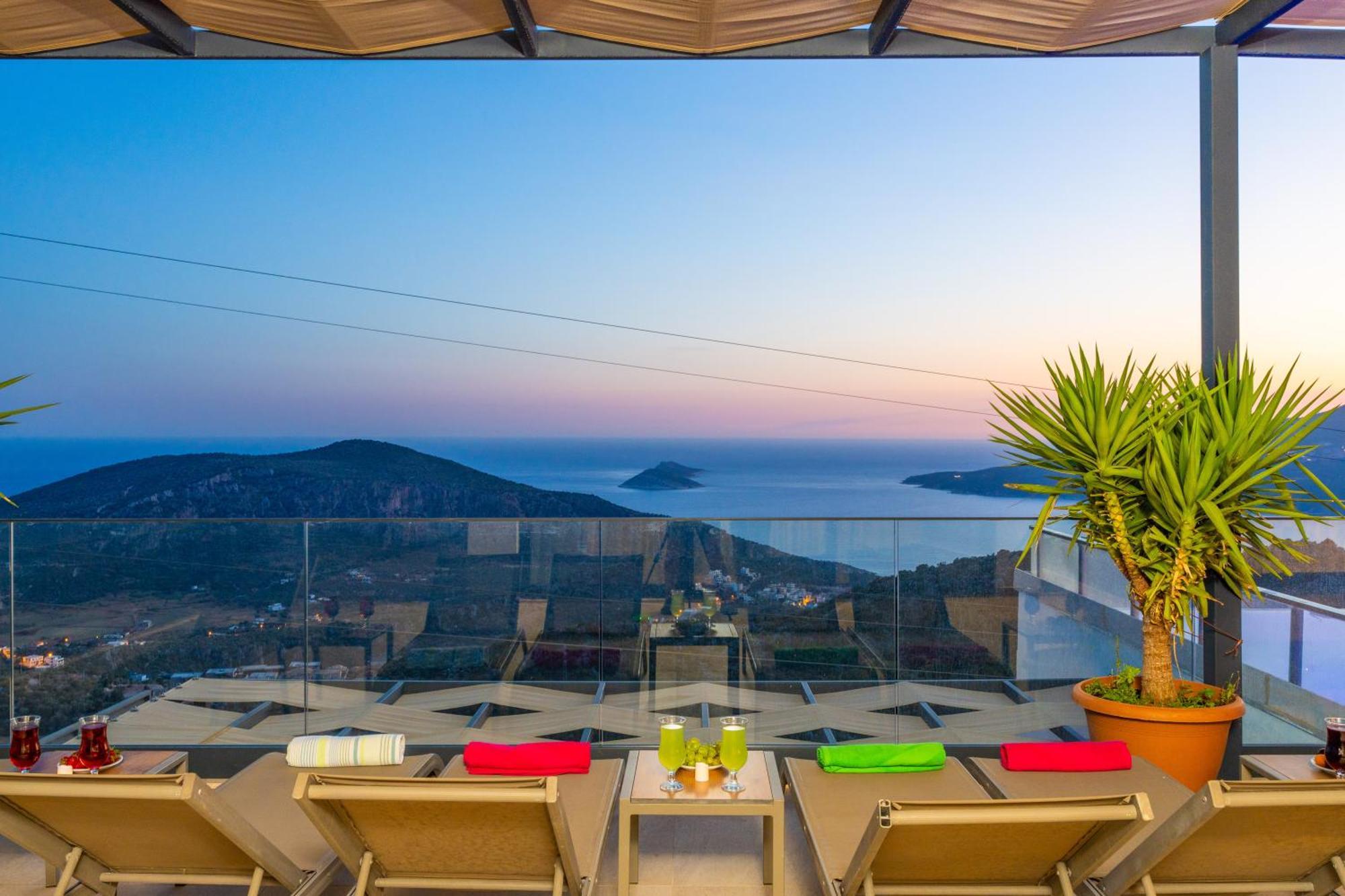Lamazi 3 * Kalkan