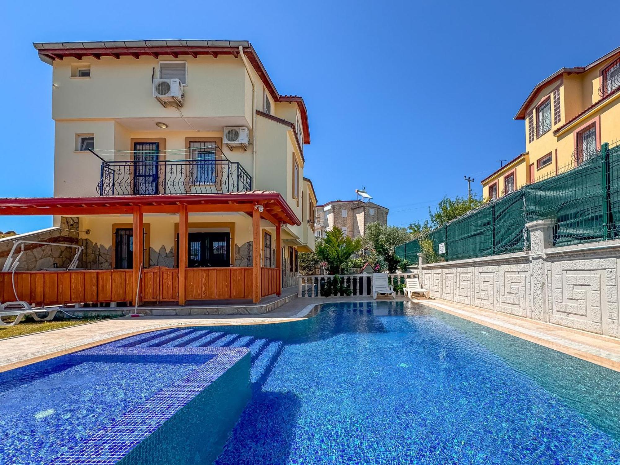 Elma Villa Kusadasi