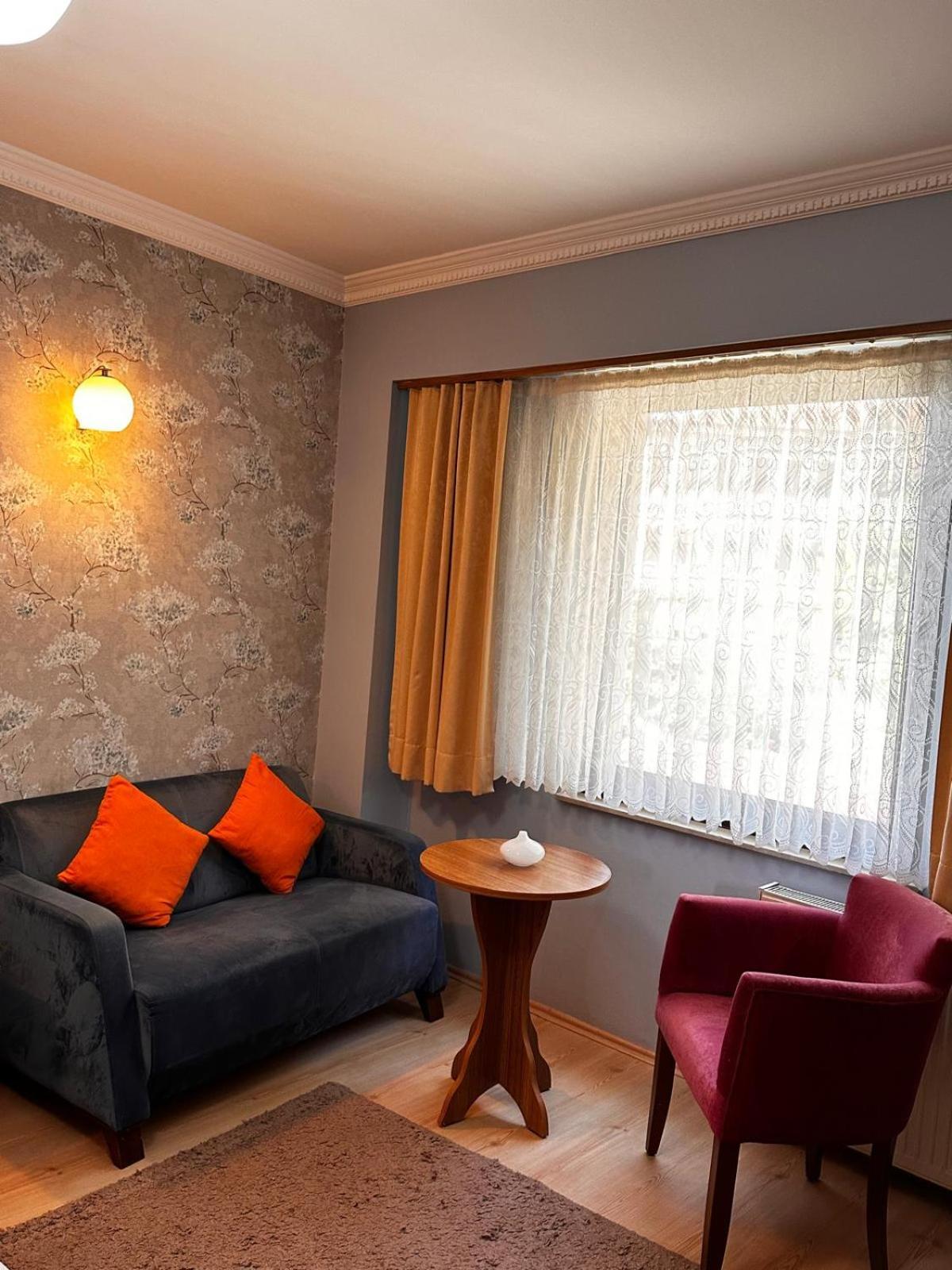 Bed & Breakfast Lonca Butik 2*