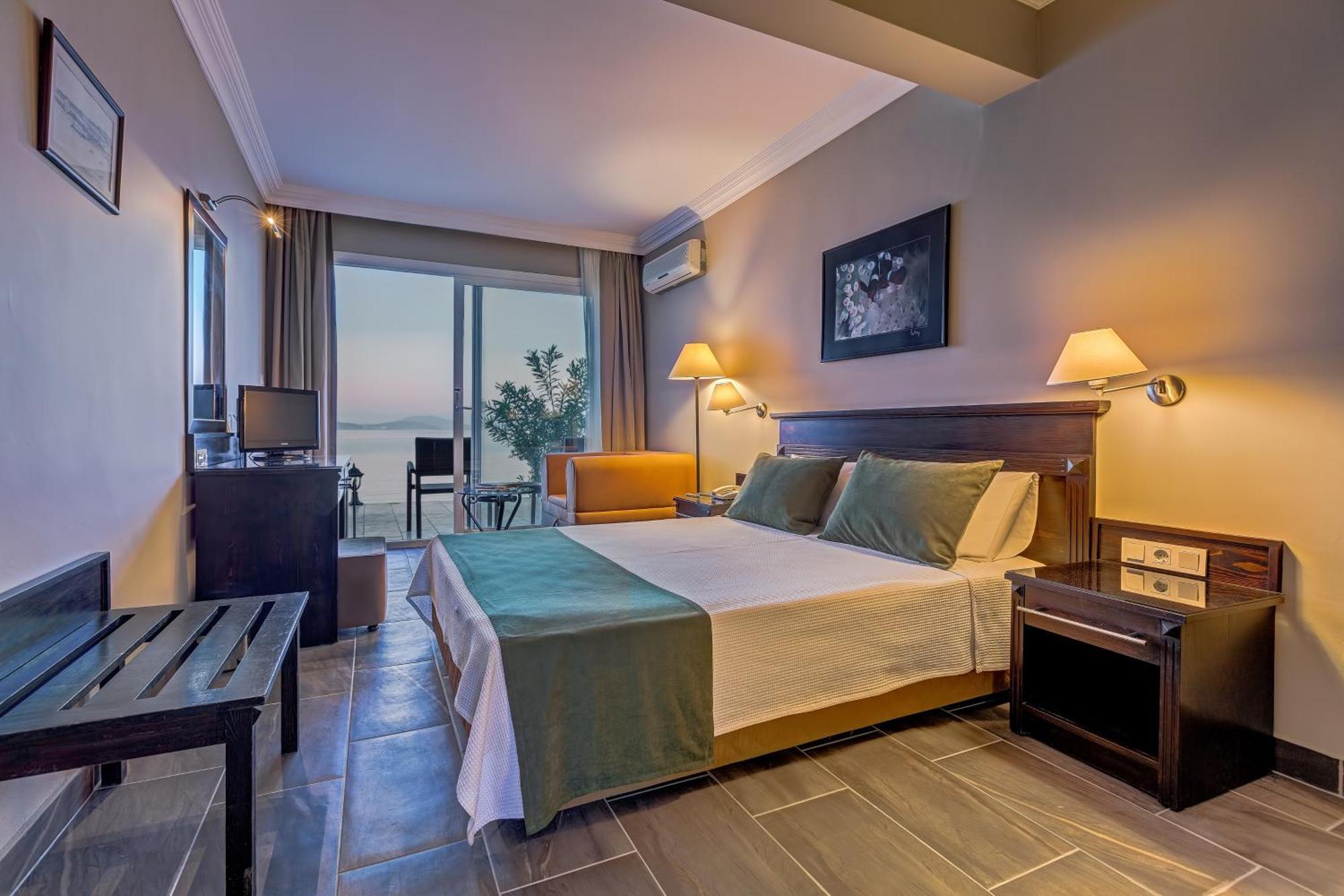 Hotel Cunda Hotel 2*