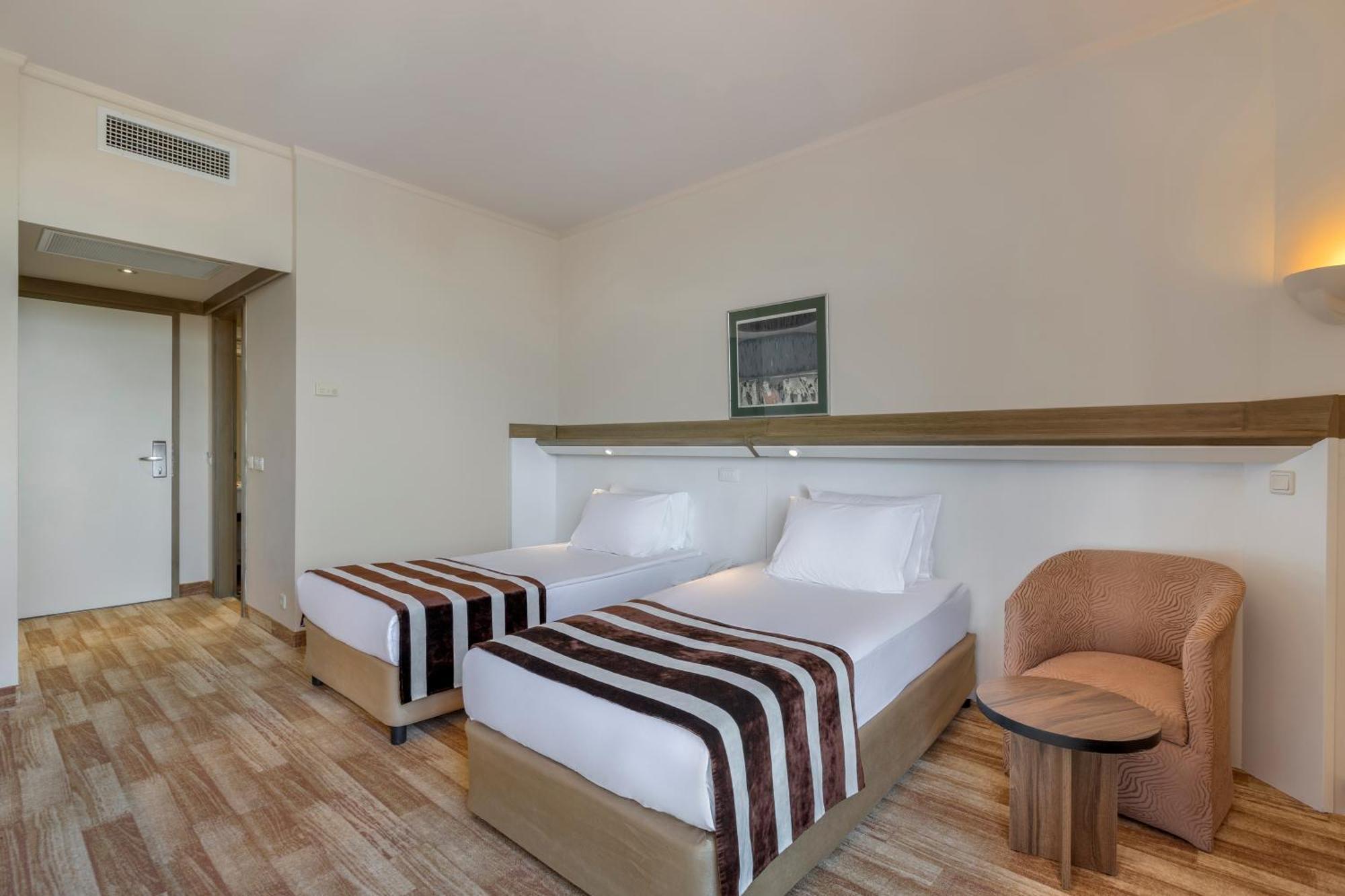 Max Hotel 5*