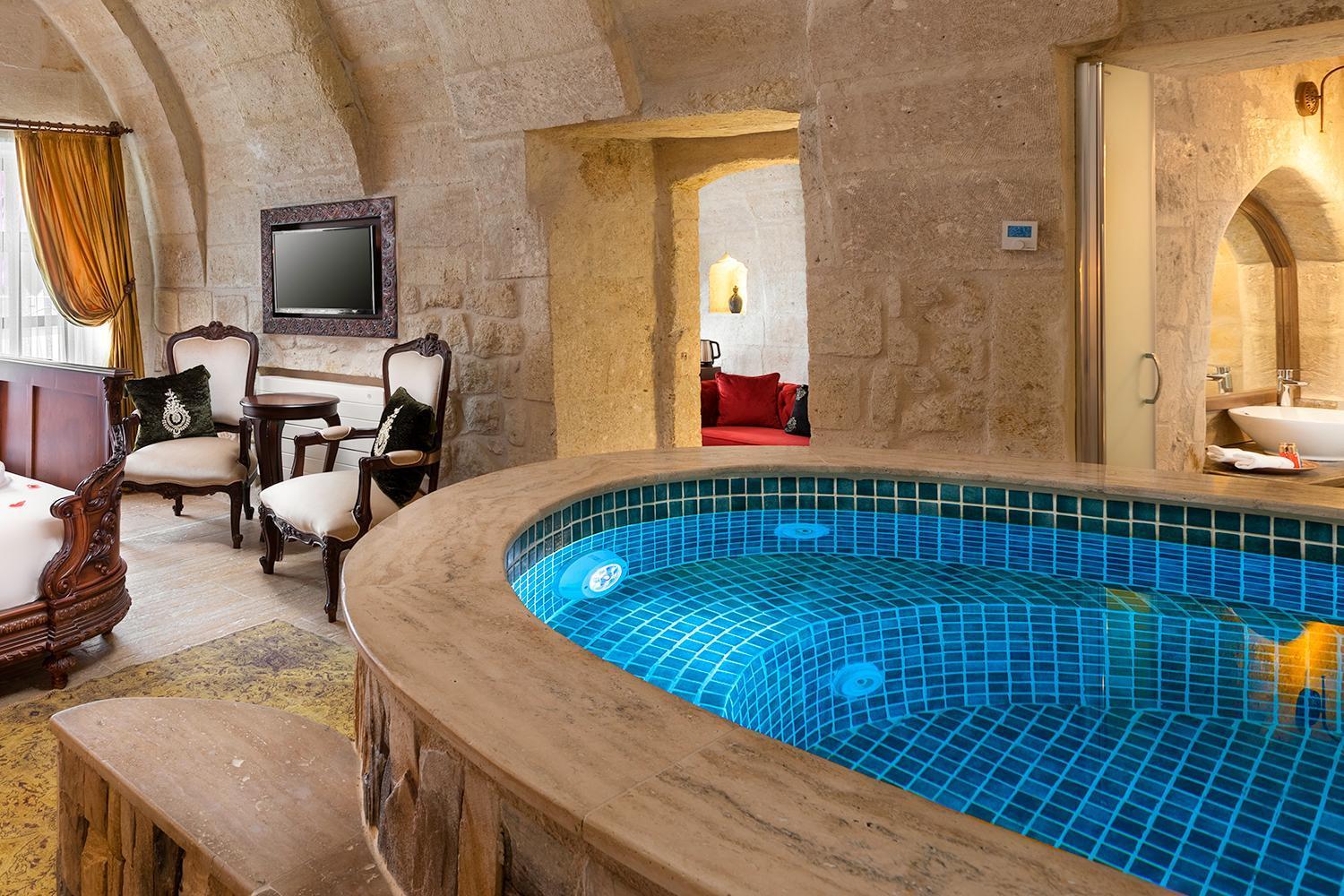 Hotel Elysion Cave