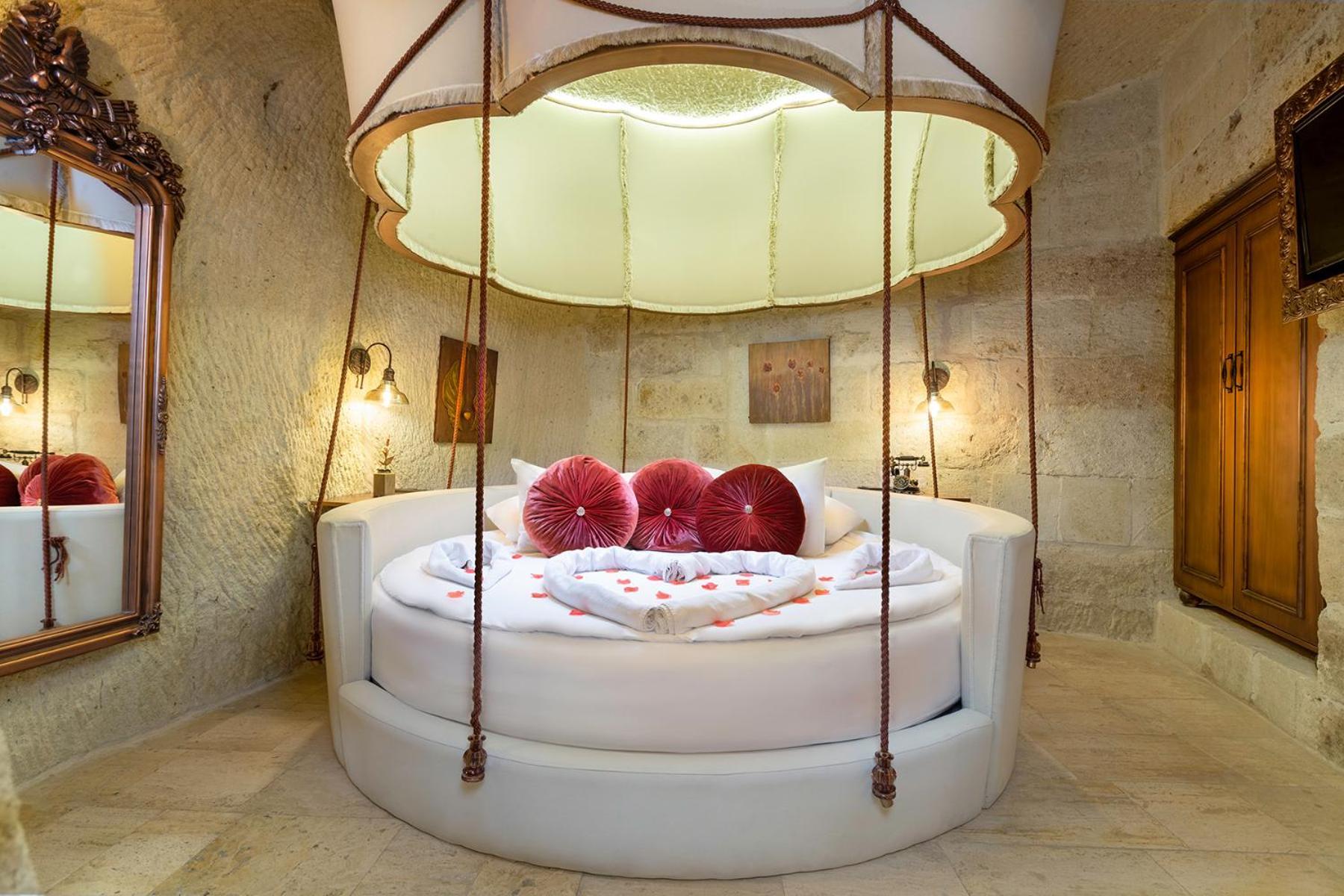 Hotel Elysion Cave