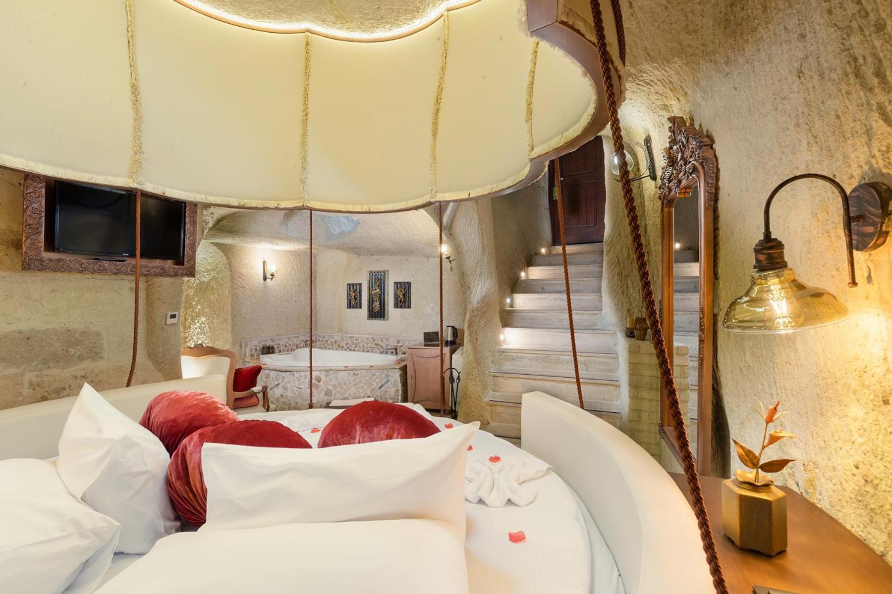 Elysion Cave Hotel 2*