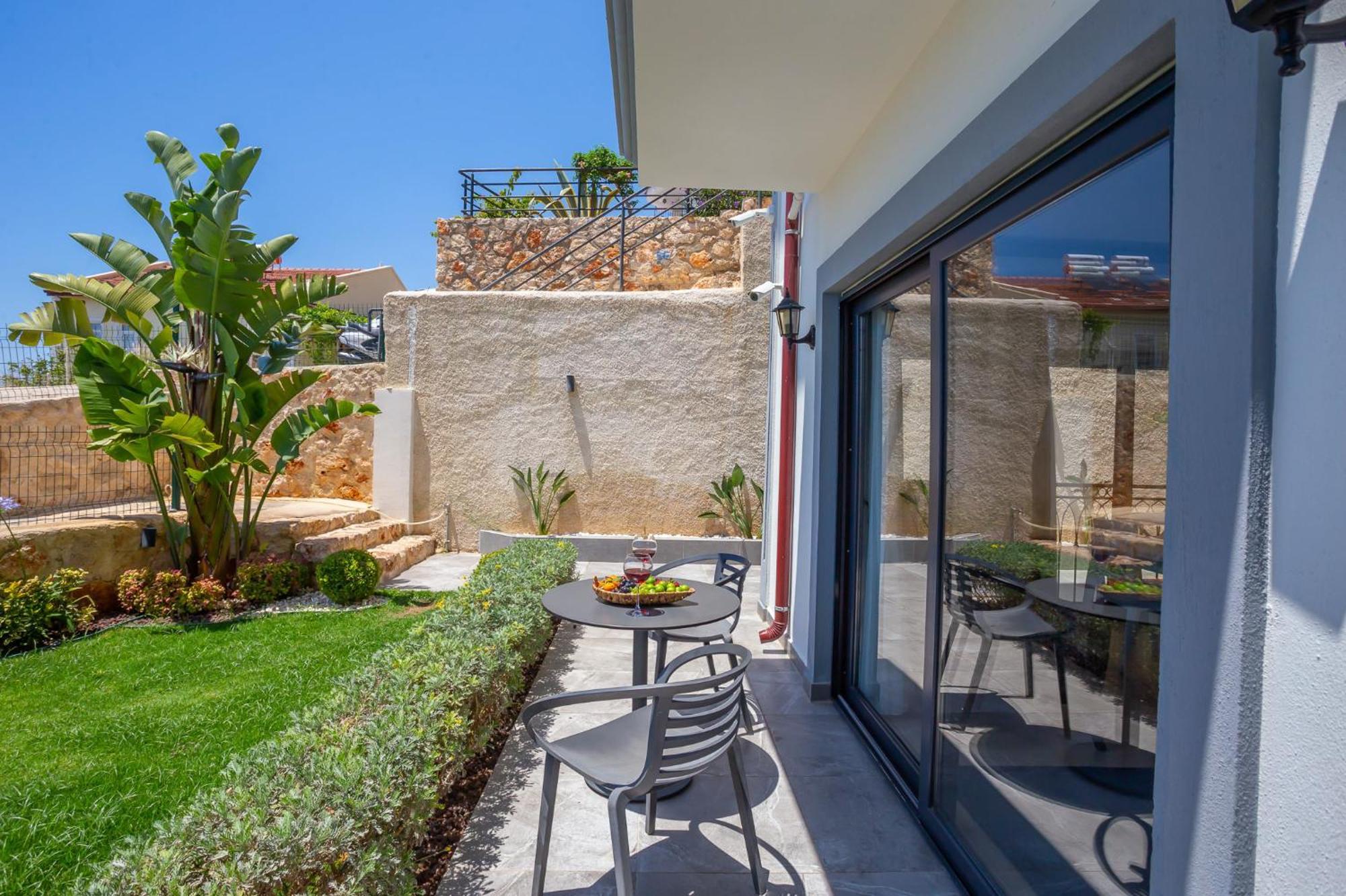 Lobelya Aparthotel 3*
