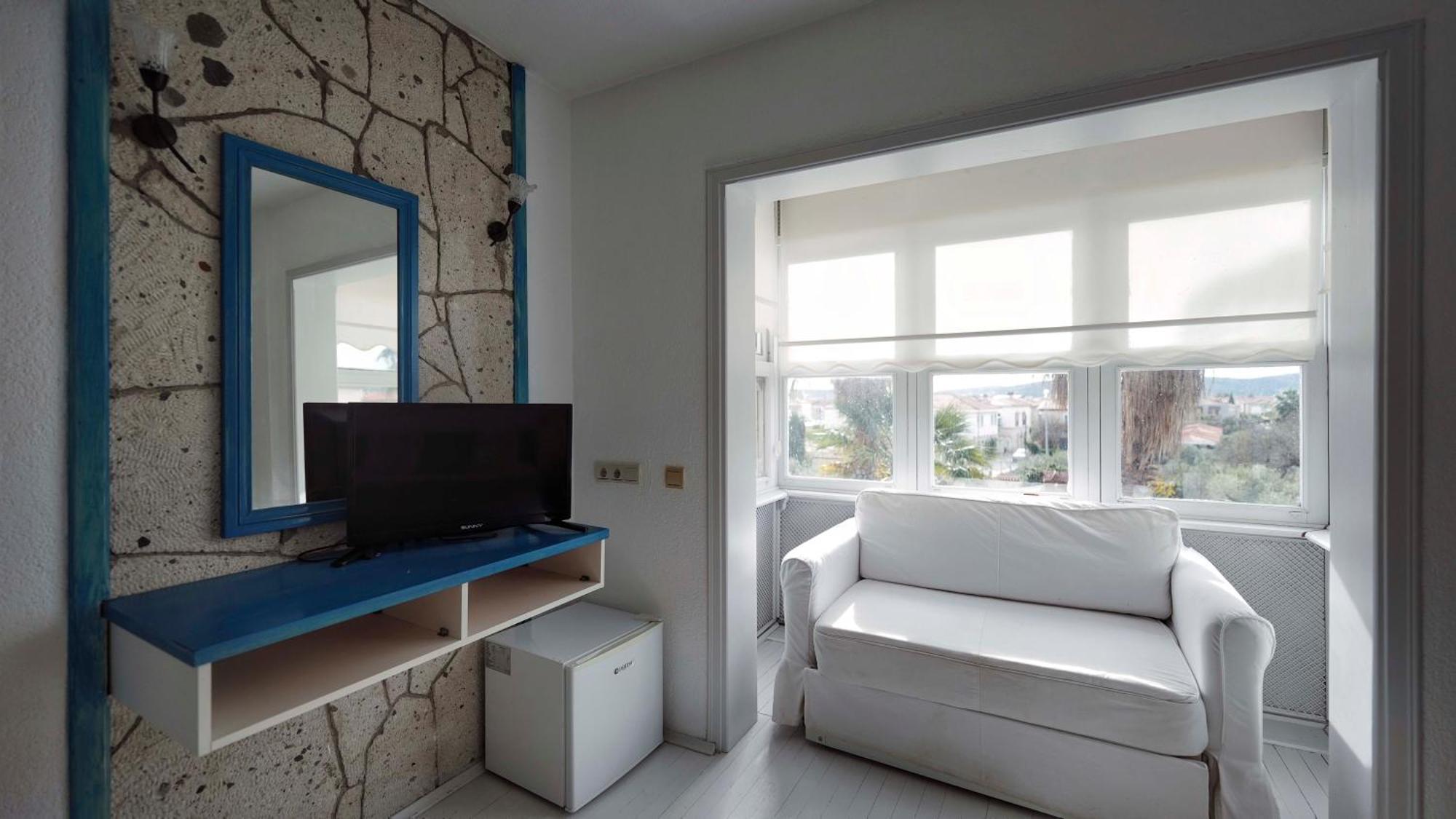 Tash Mekan Hotel