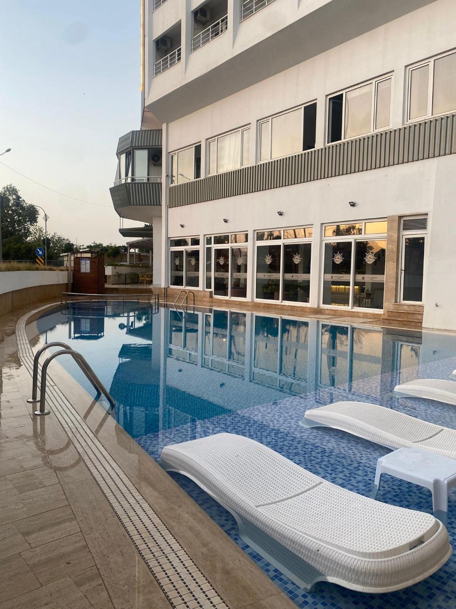 Marina Hotel