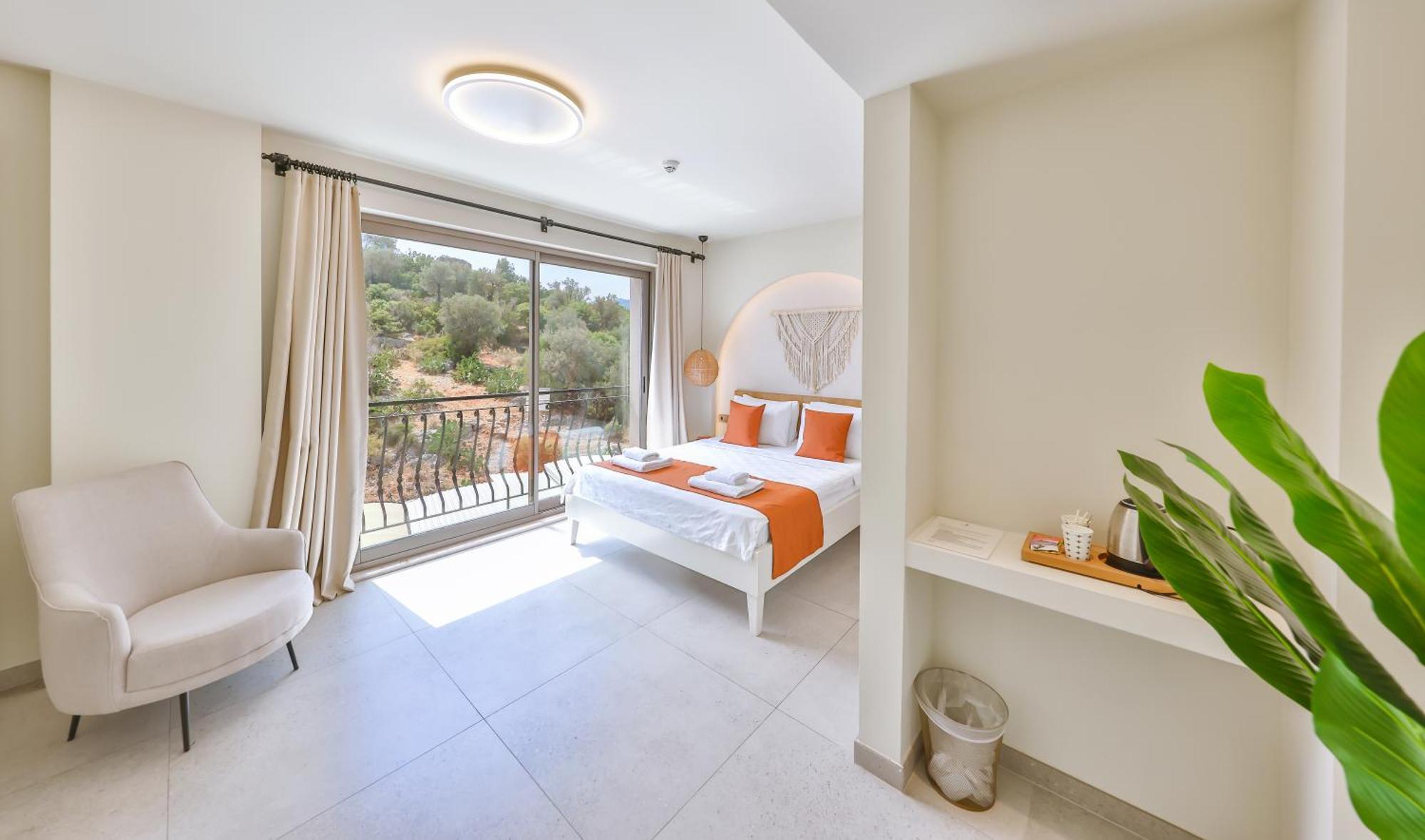 Pastel Hotel *