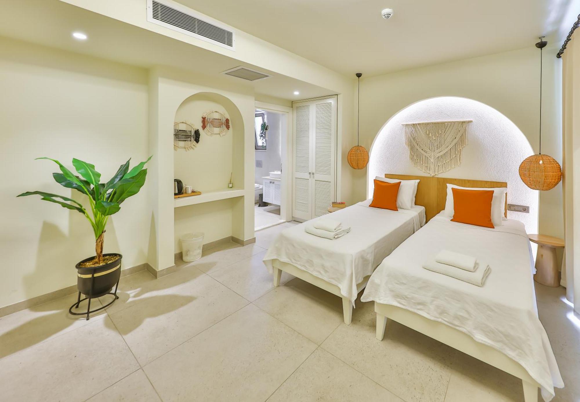 Hotel Pastel *