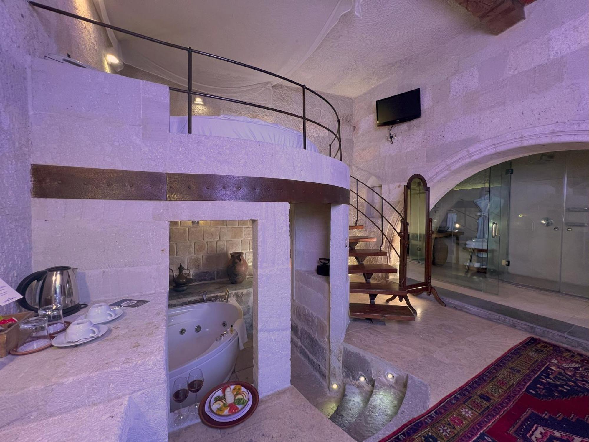 Anatolian Cave & 3*