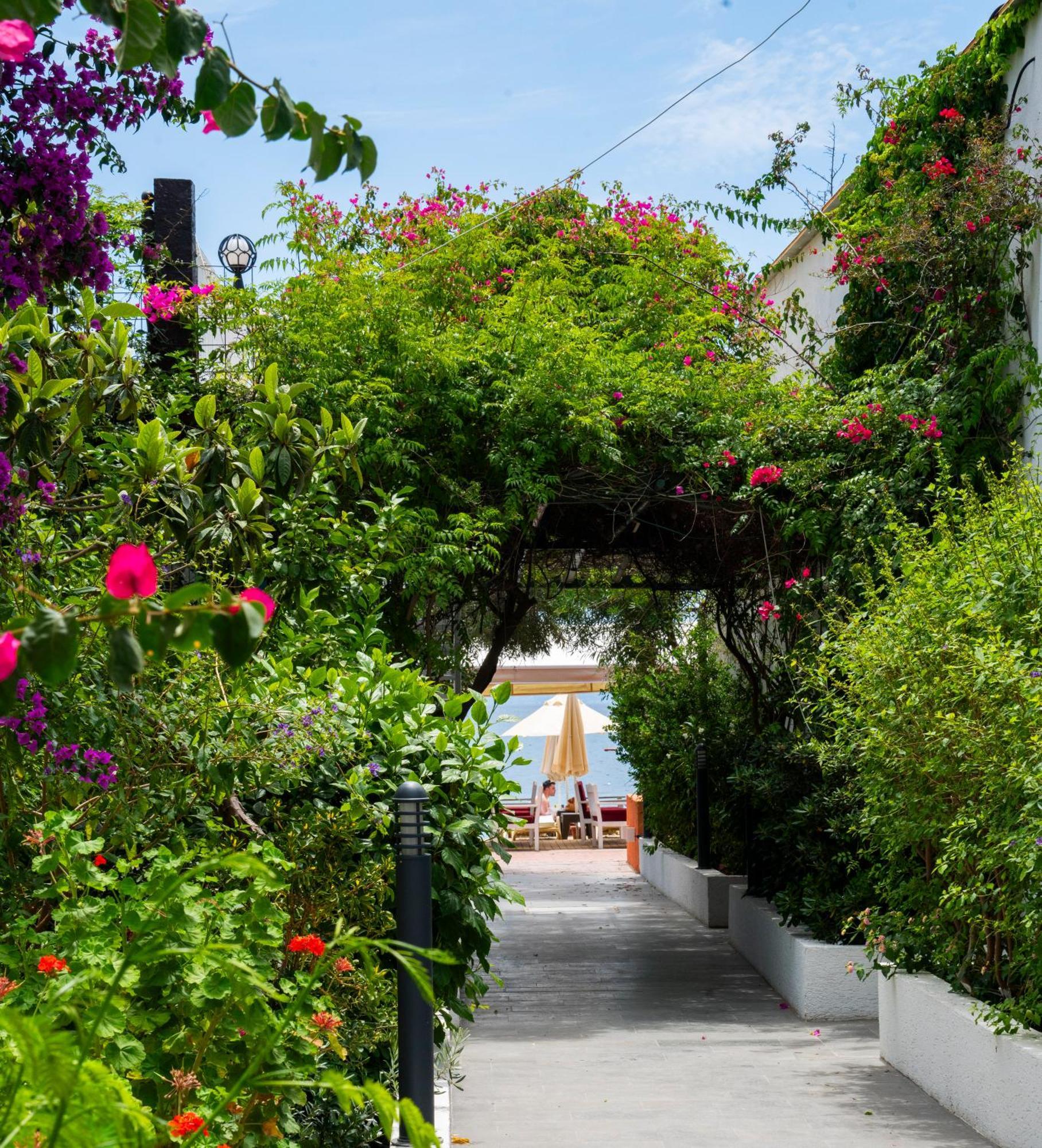 Manuela Boutique Hotel