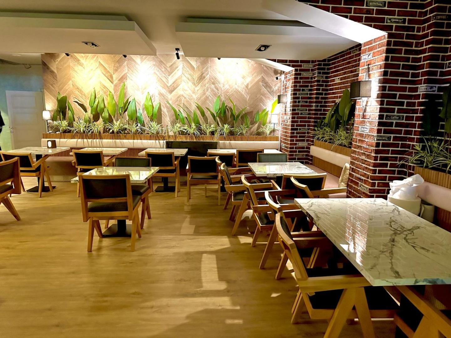 Double Bond Aparthotel