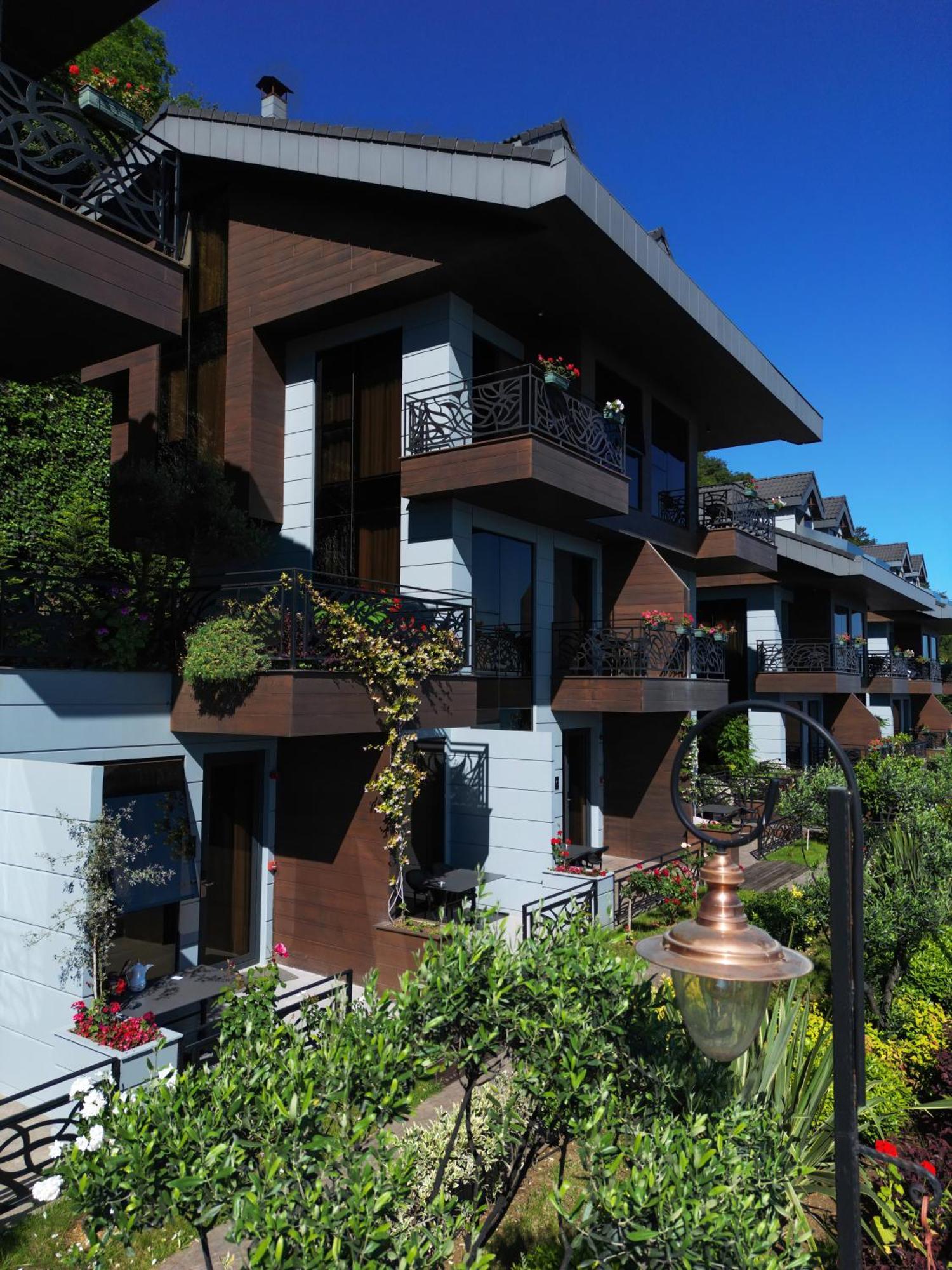 Peerless Hotel 3*