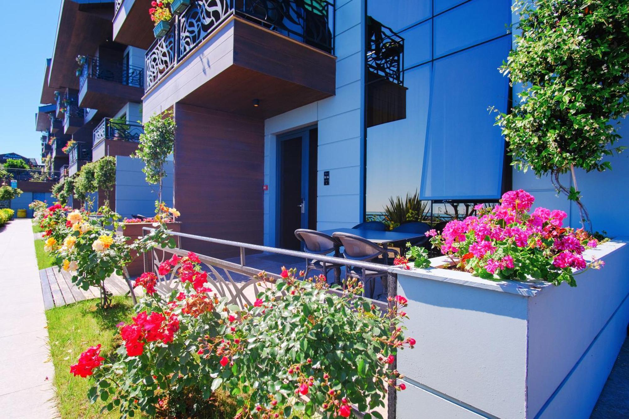 Peerless Hotel