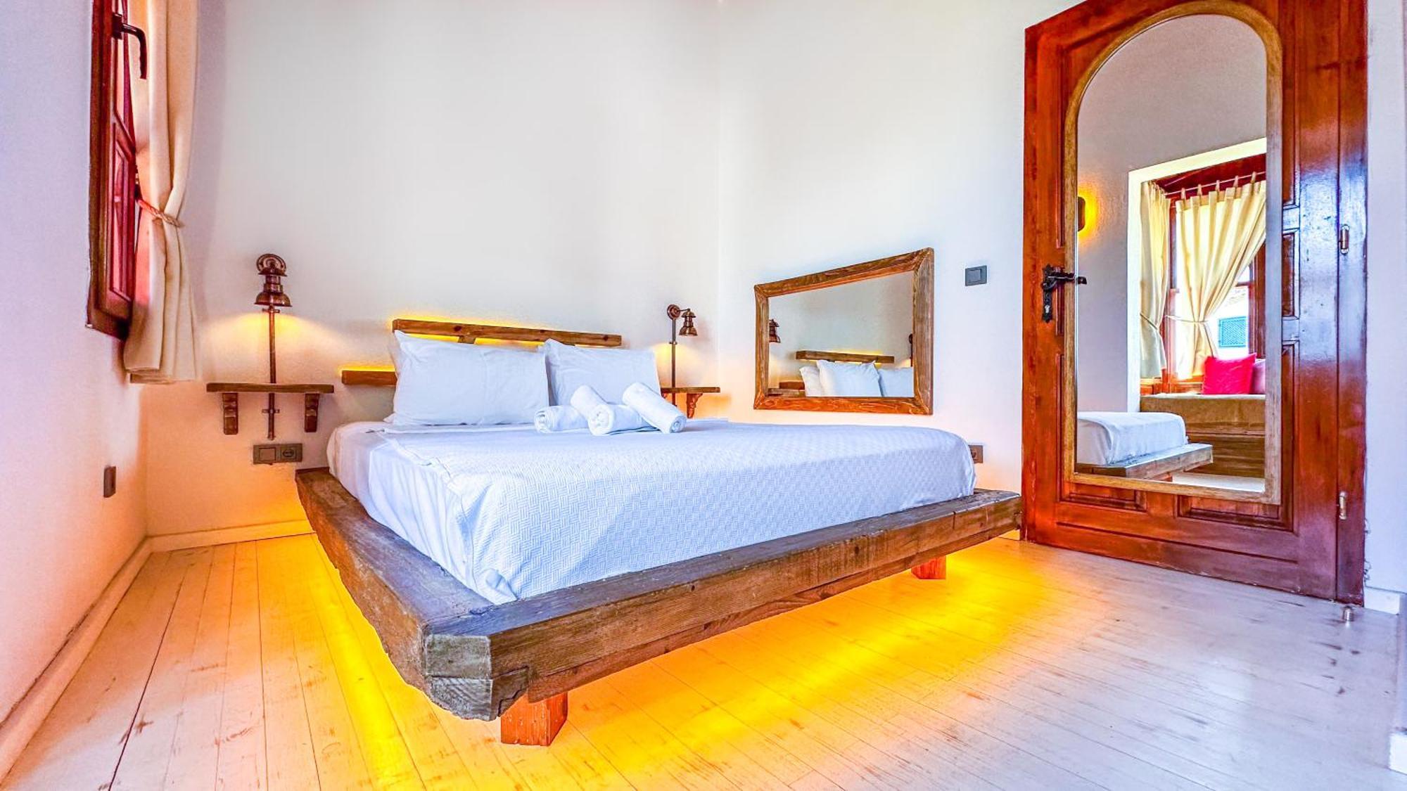 Banana Food & - Adults Only Hotel 3*
