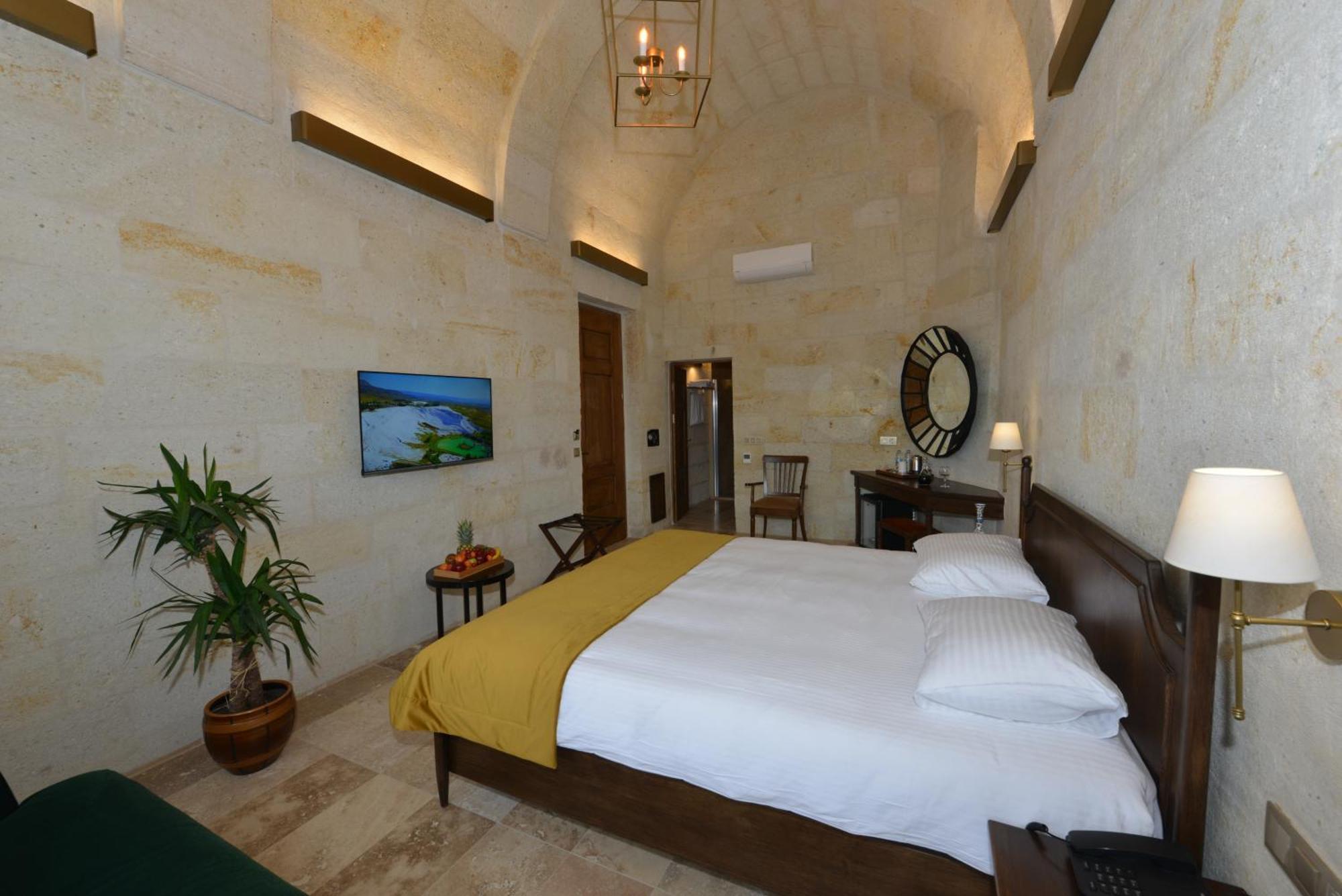 Evanthia Cave Hotel 5*