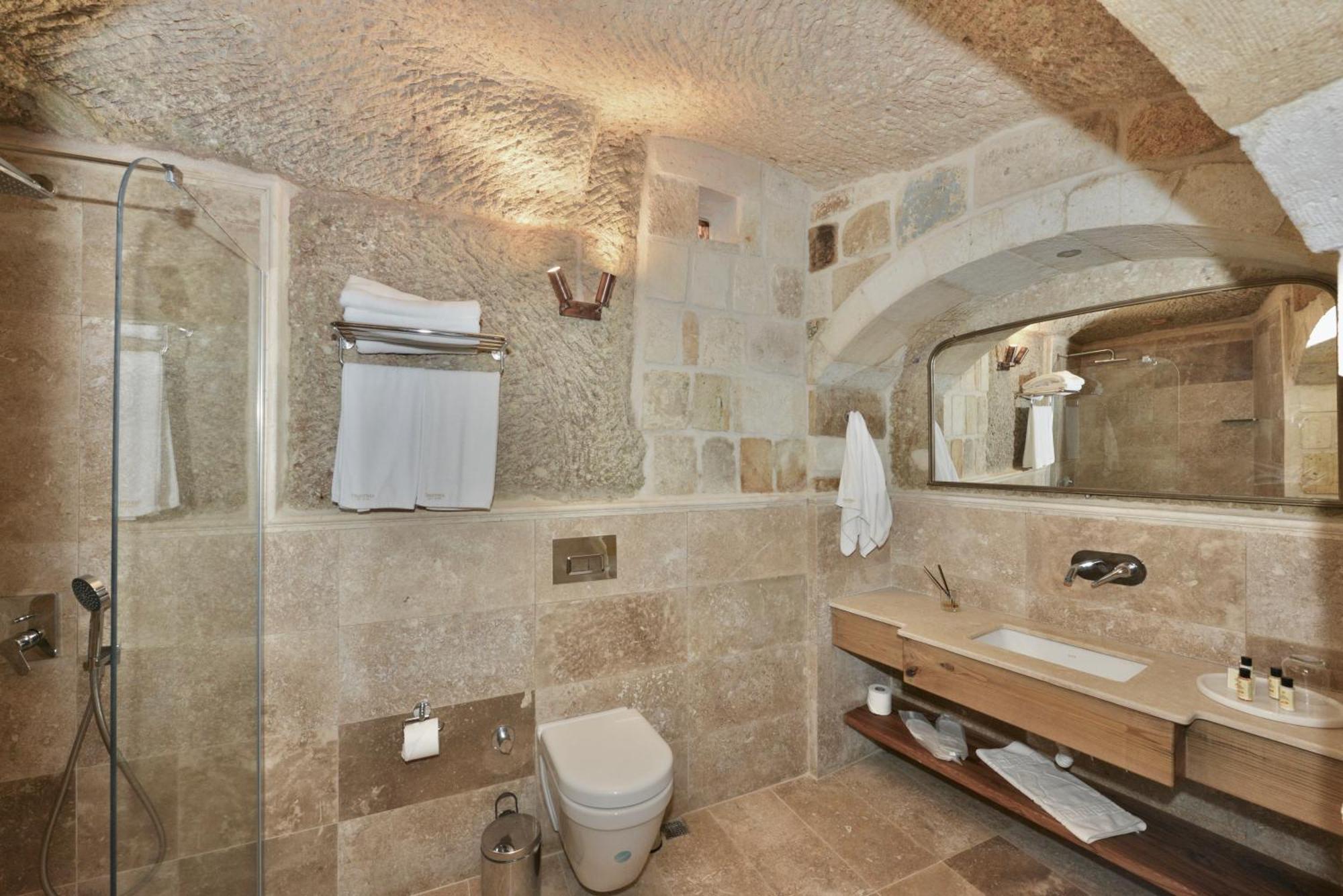 Evanthia Cave Hotel 5*