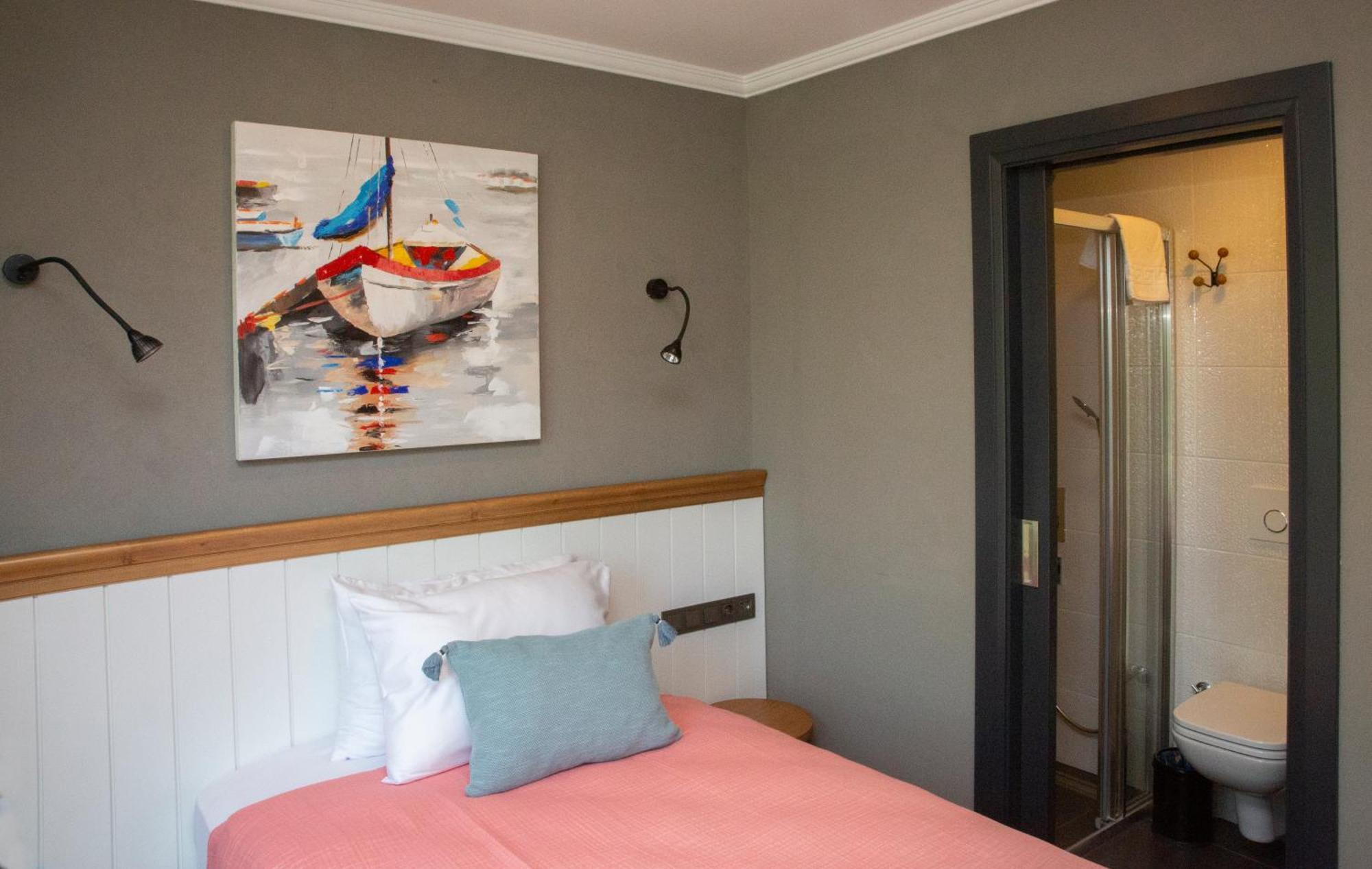 Hotel Old Colorful Balat Petrion Istanbul