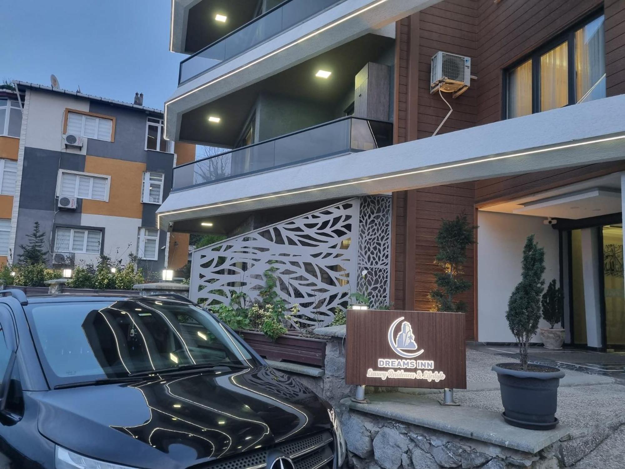 Apartment Dreams Luxury Residences & Lifestyle *