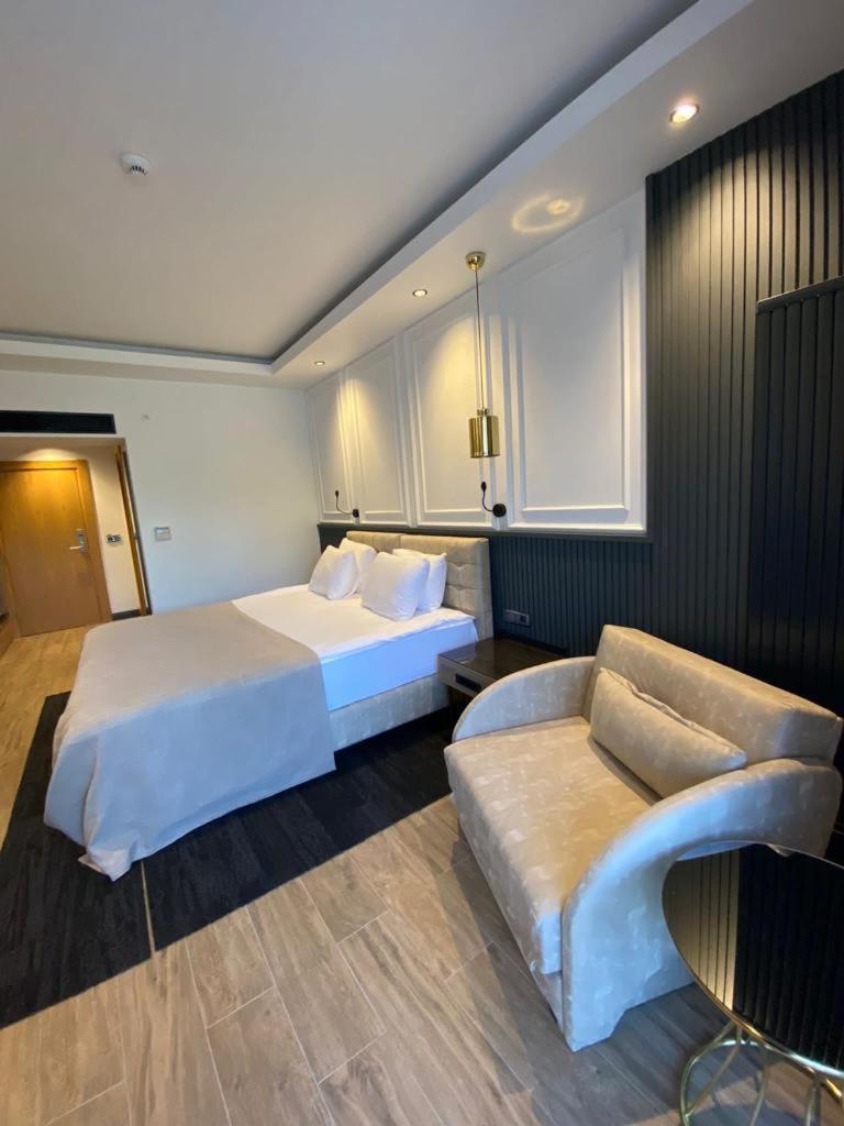 Amorium & Wooden Stone House Hotel 4*