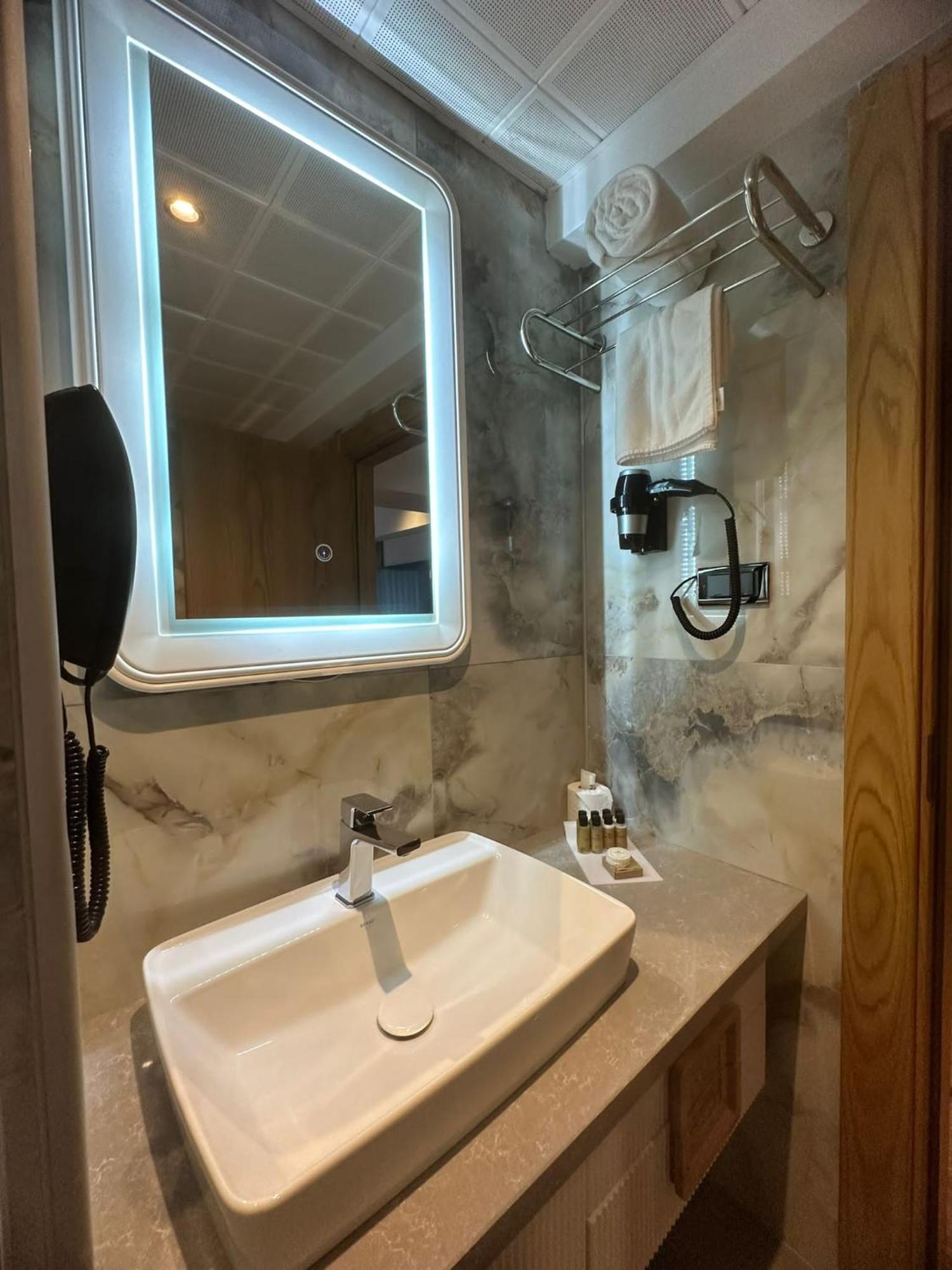 Hotel Amorium & Wooden Stone House 4*
