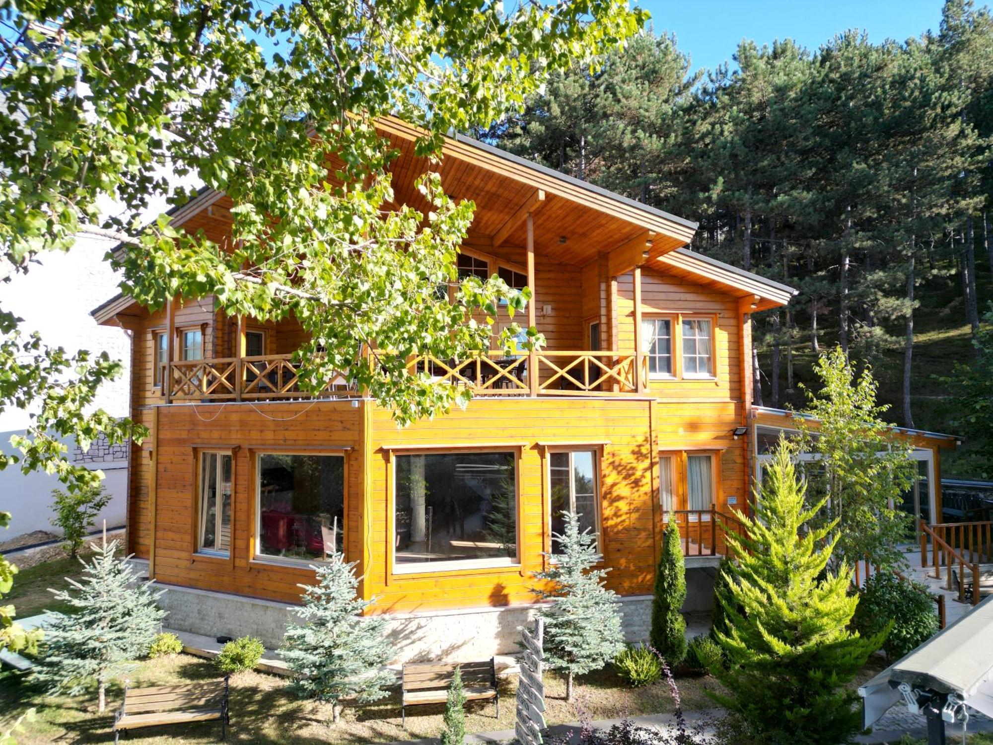 Amorium & Wooden Stone House Hotel