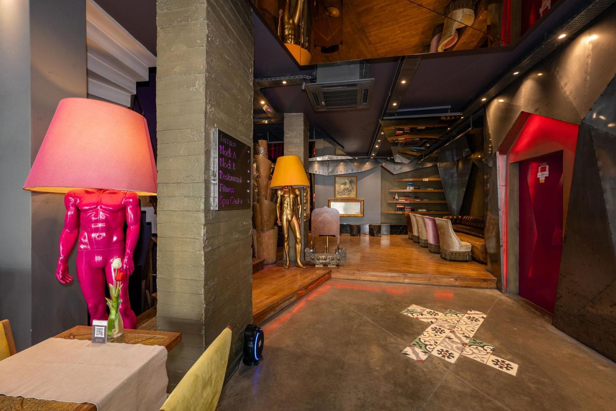 Hotel Tulip & 4*