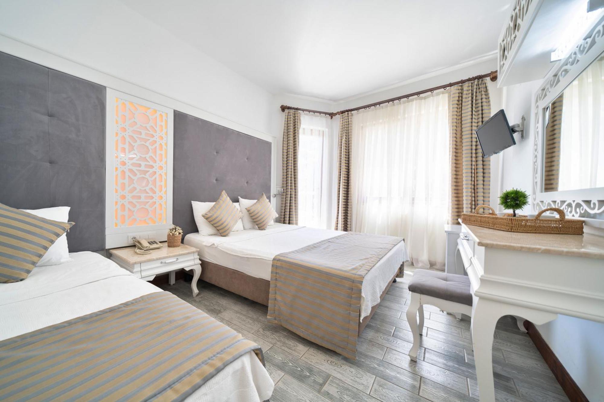 Ata Lagoon 3*