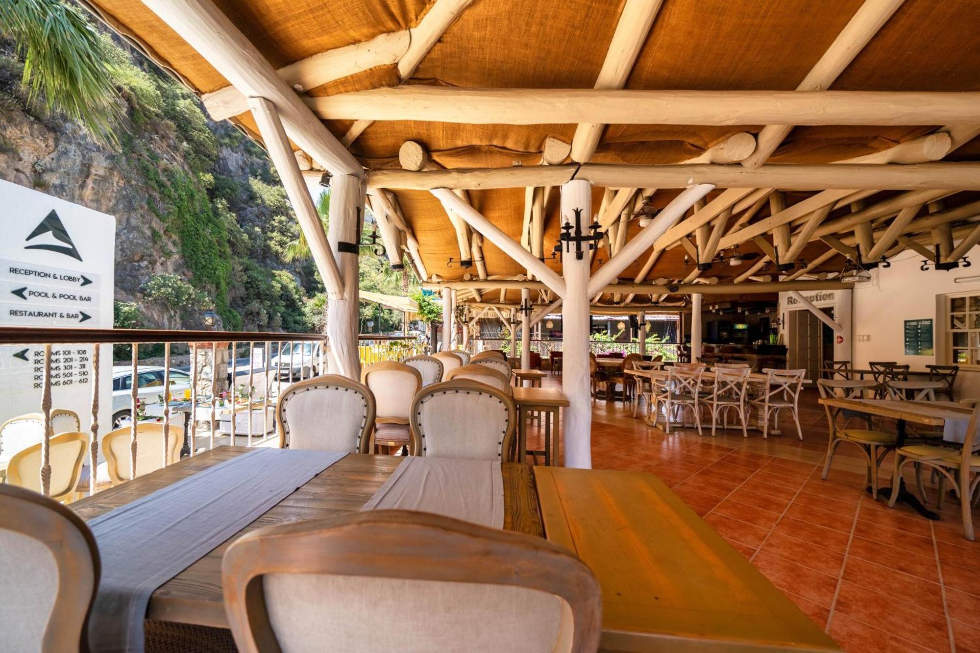 Ata Lagoon Hotel